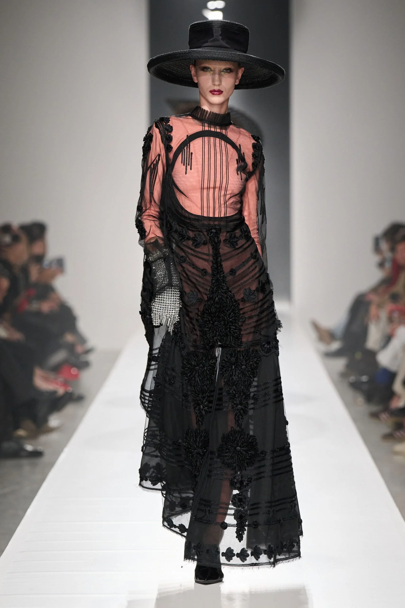 junya-watanabe-spring-2027-ready-to-wear-look-38-scaled.jpg