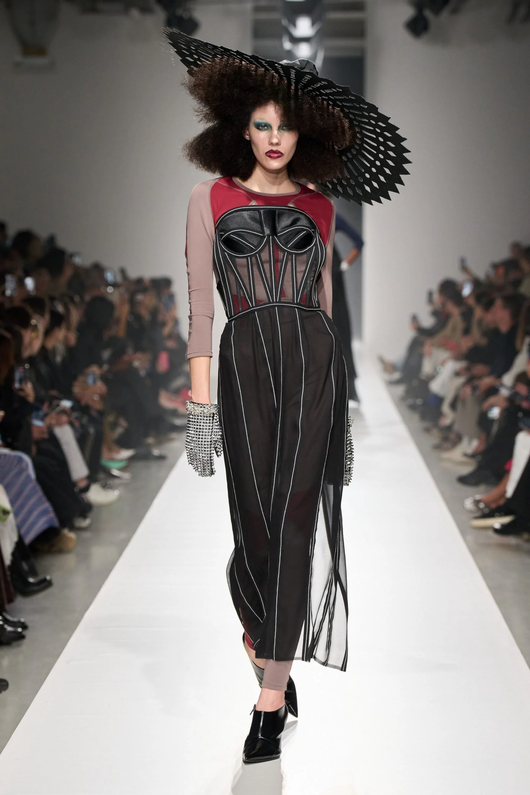 junya-watanabe-spring-2027-ready-to-wear-look-39-scaled.jpg