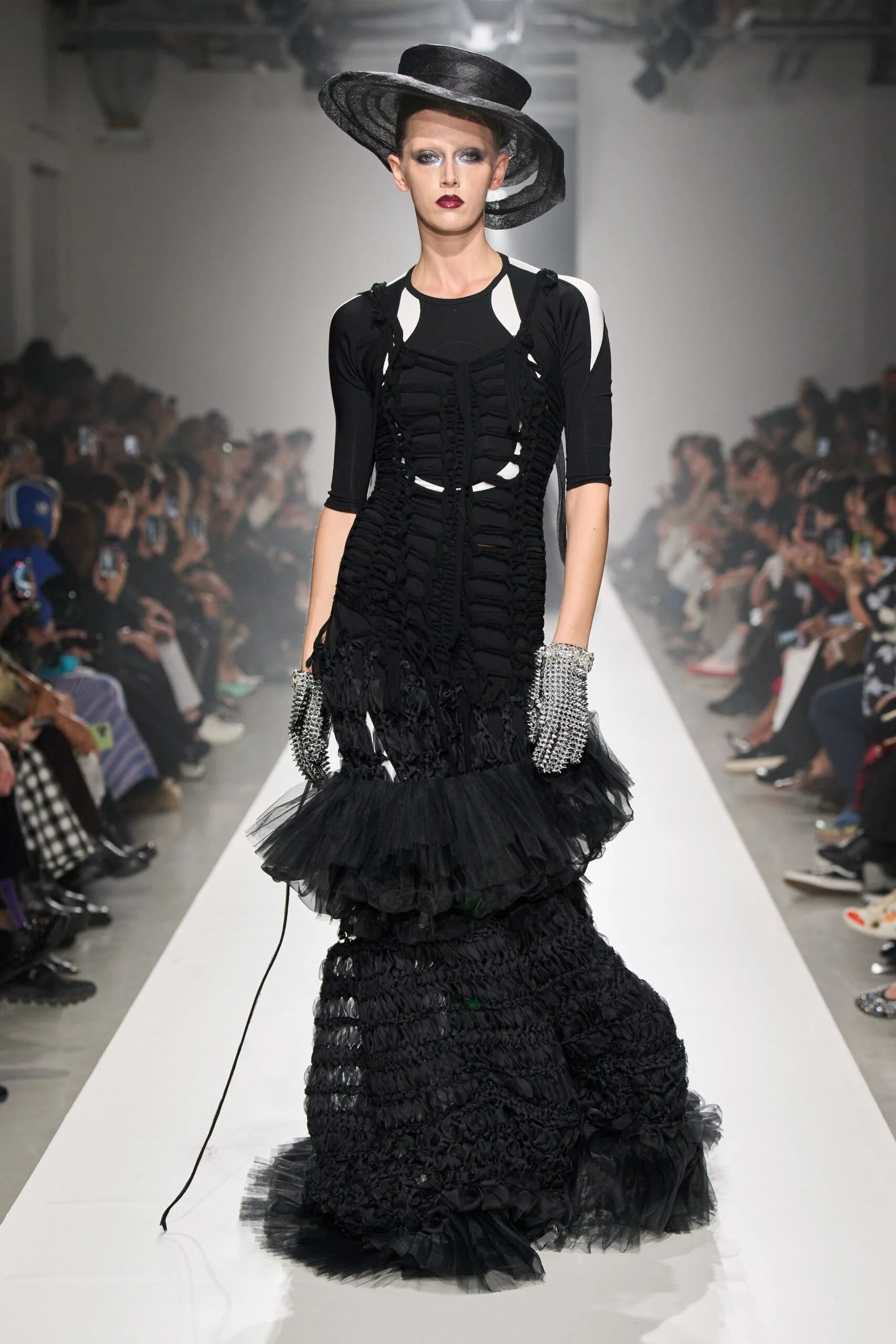 junya-watanabe-spring-2027-ready-to-wear-look-45-scaled.jpg