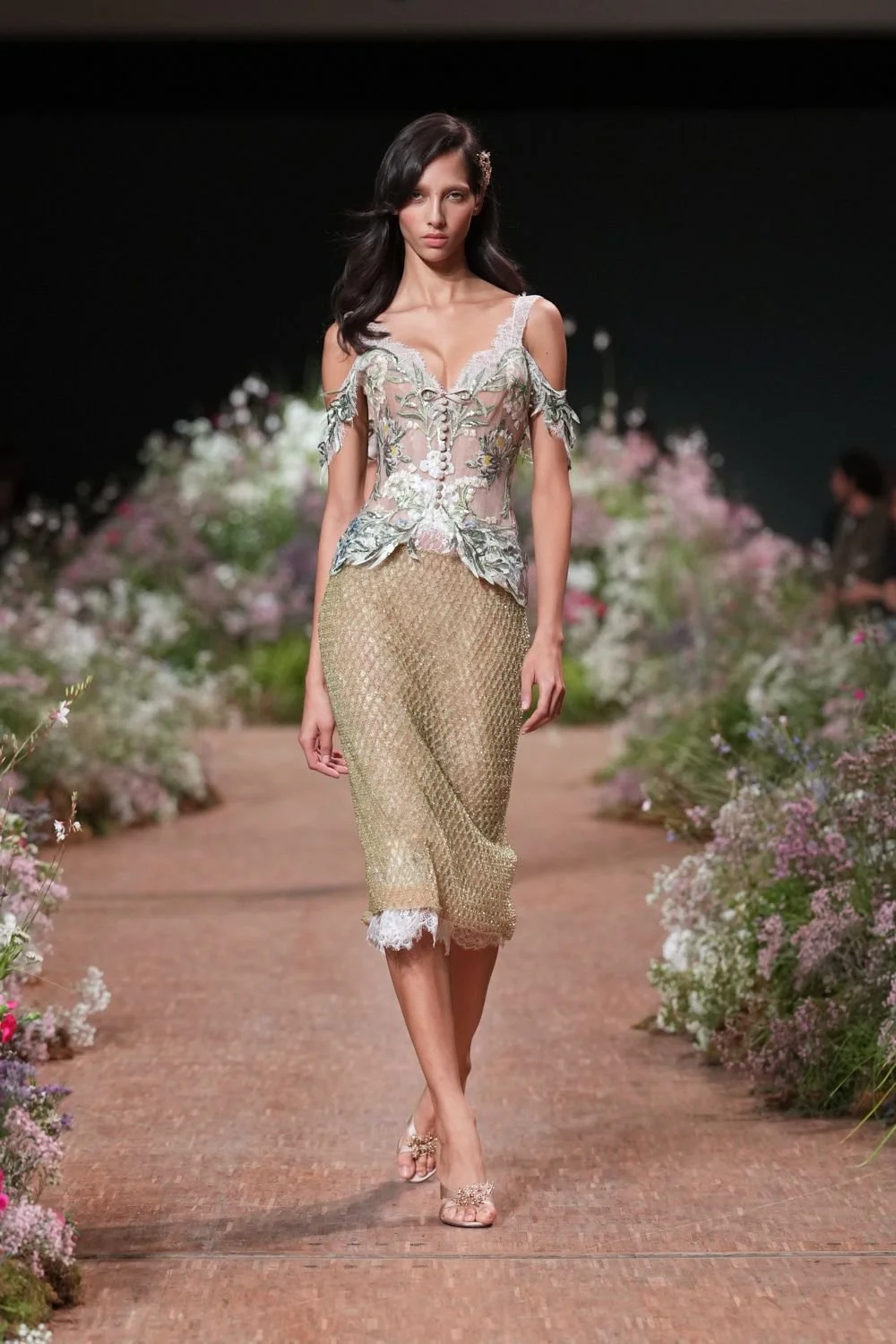 elie-saab-spring-2027-ready-to-wear-look-02.jpg