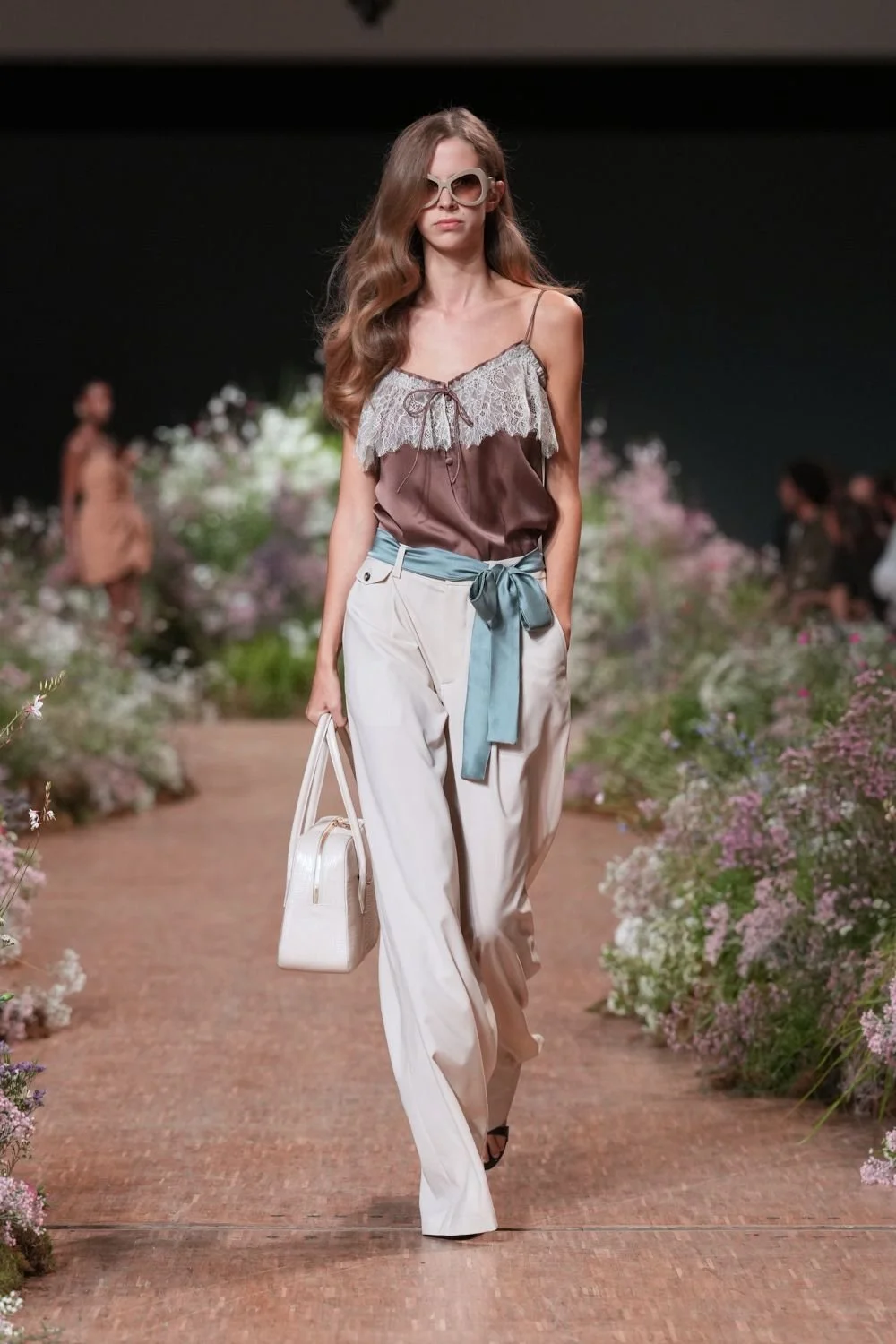 elie-saab-spring-2027-ready-to-wear-look-08.jpg