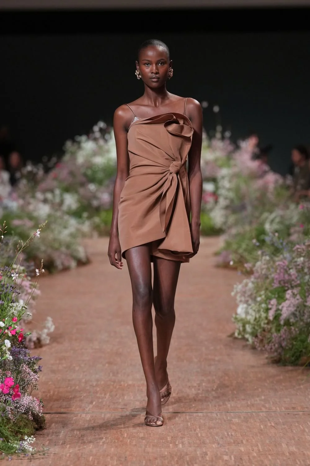 elie-saab-spring-2027-ready-to-wear-look-09.jpg