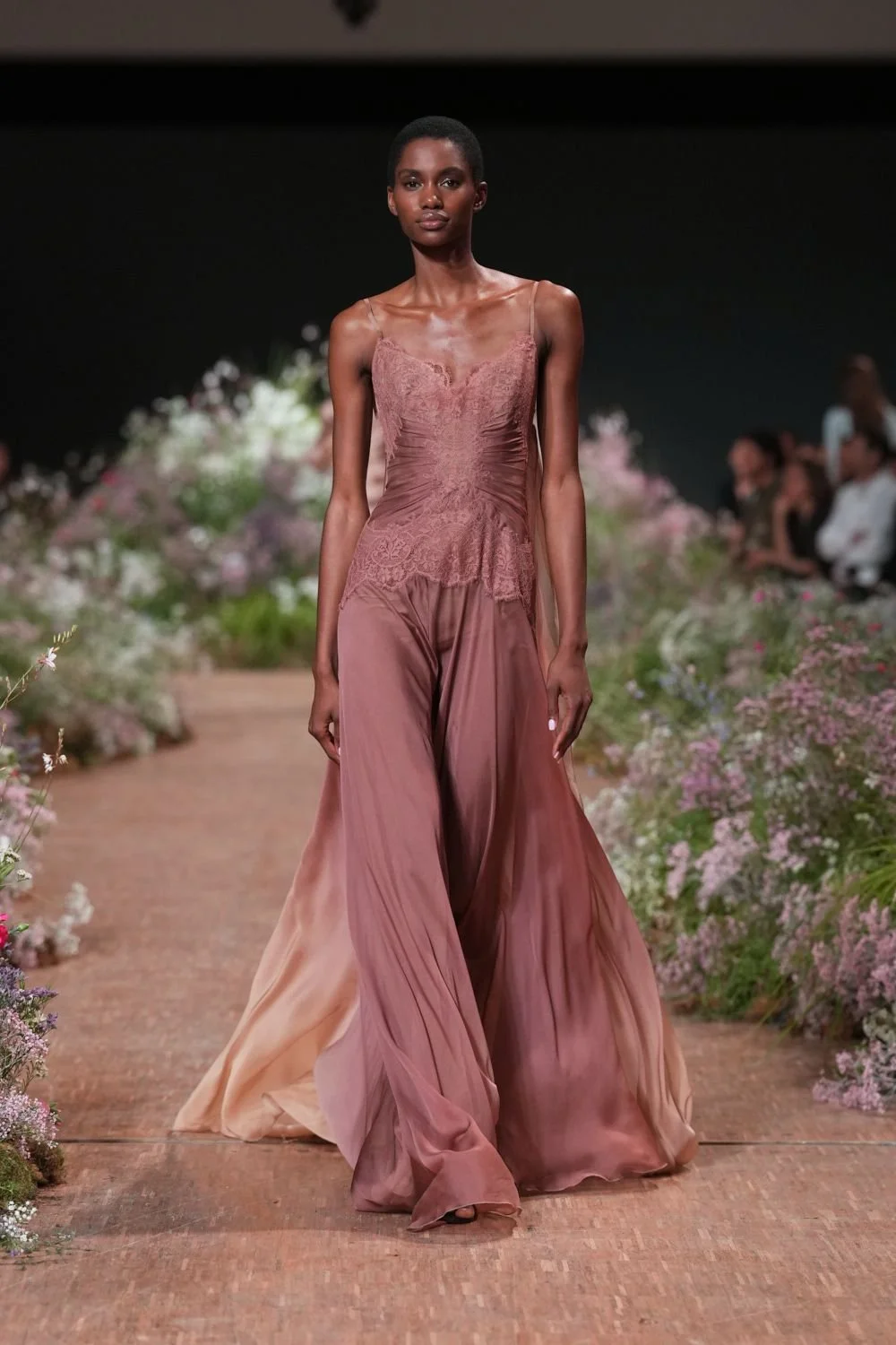 elie-saab-spring-2027-ready-to-wear-look-16.jpg