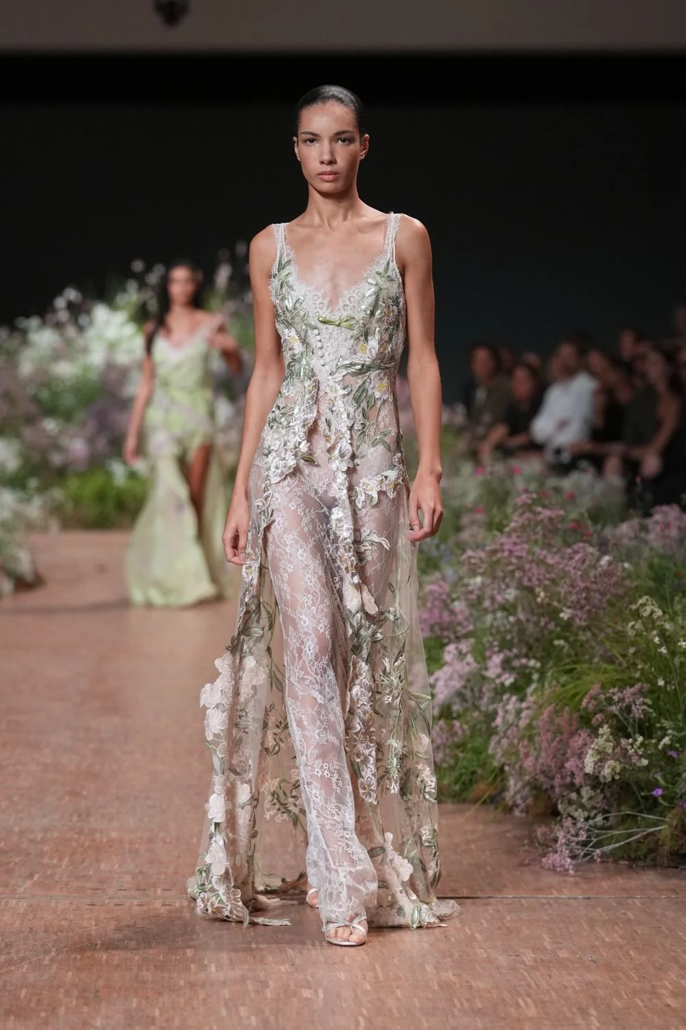 elie-saab-spring-2027-ready-to-wear-look-23.jpg