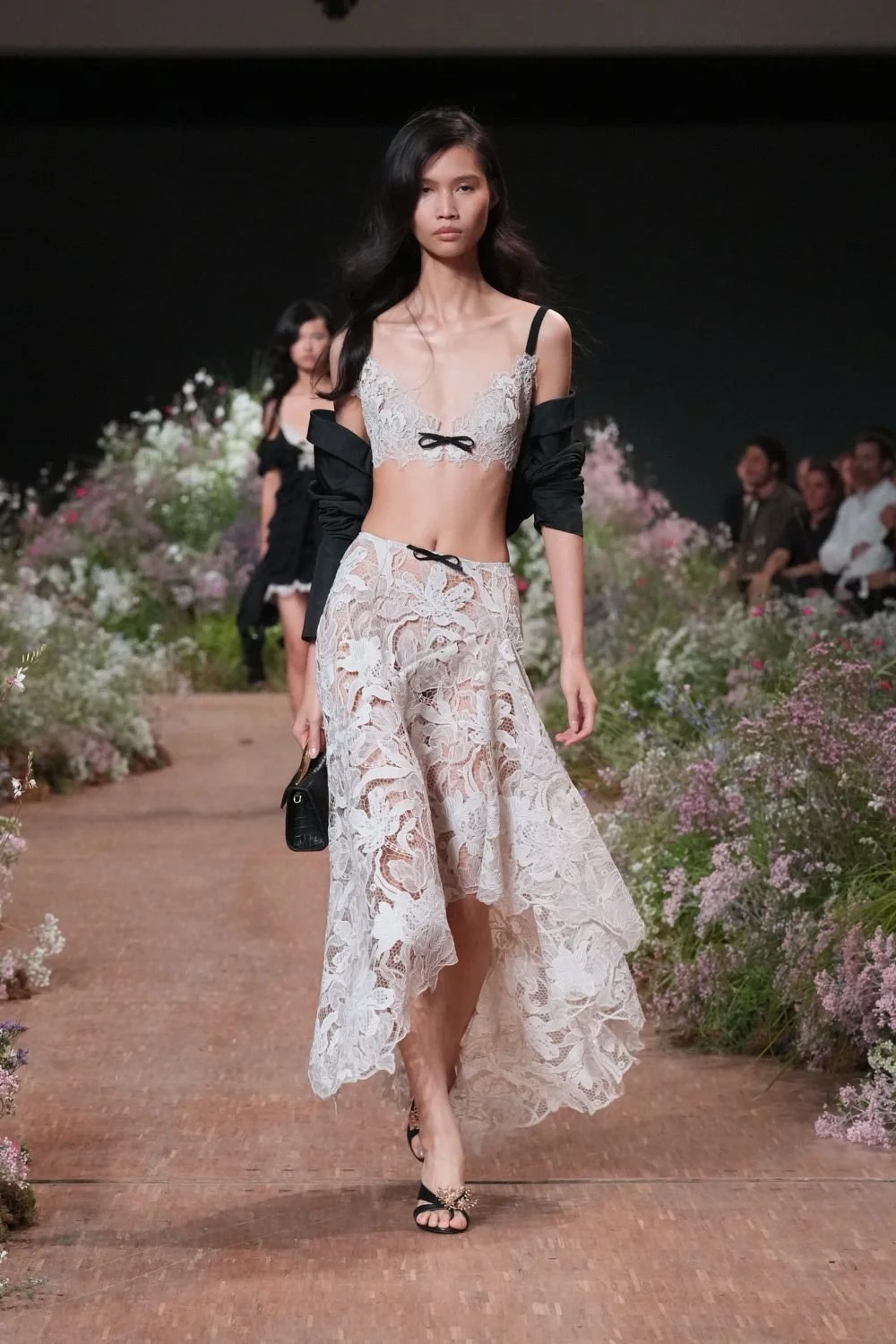 elie-saab-spring-2027-ready-to-wear-look-27.jpg