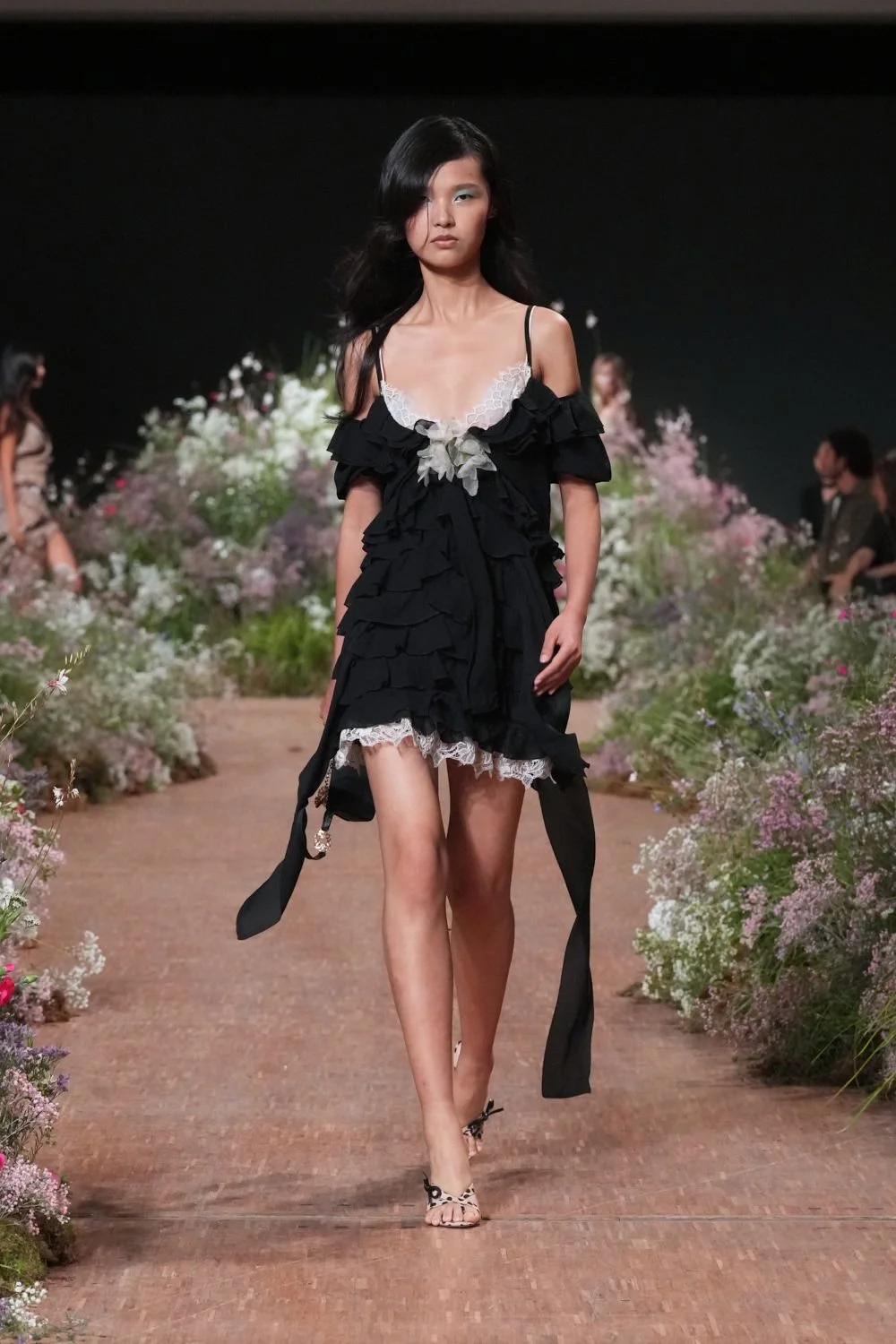 elie-saab-spring-2027-ready-to-wear-look-28.jpg
