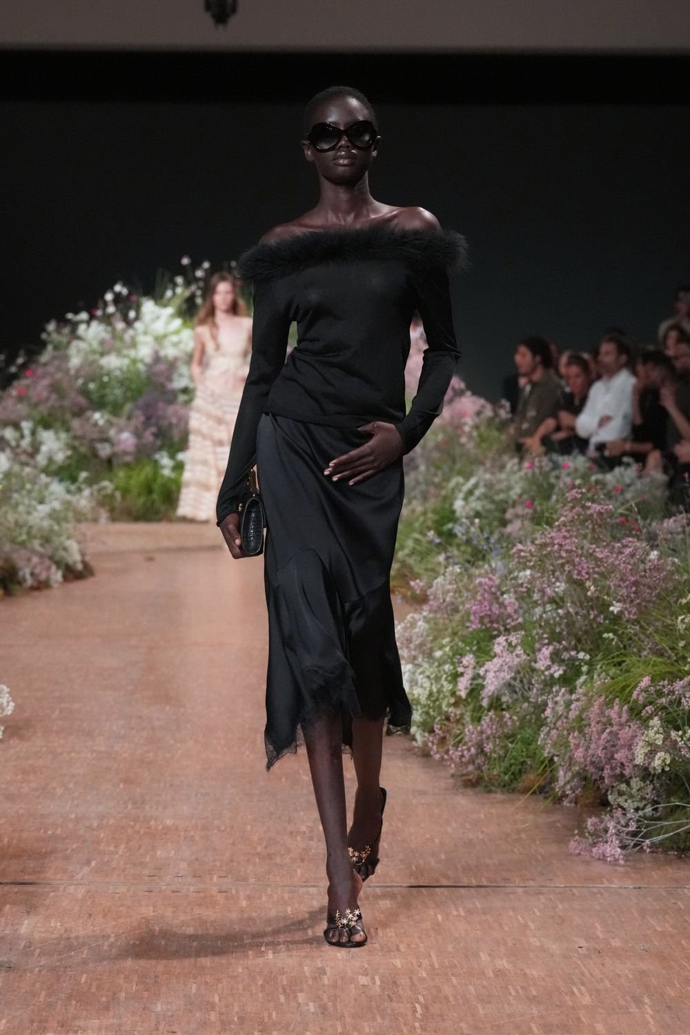 elie-saab-spring-2027-ready-to-wear-look-32.jpg