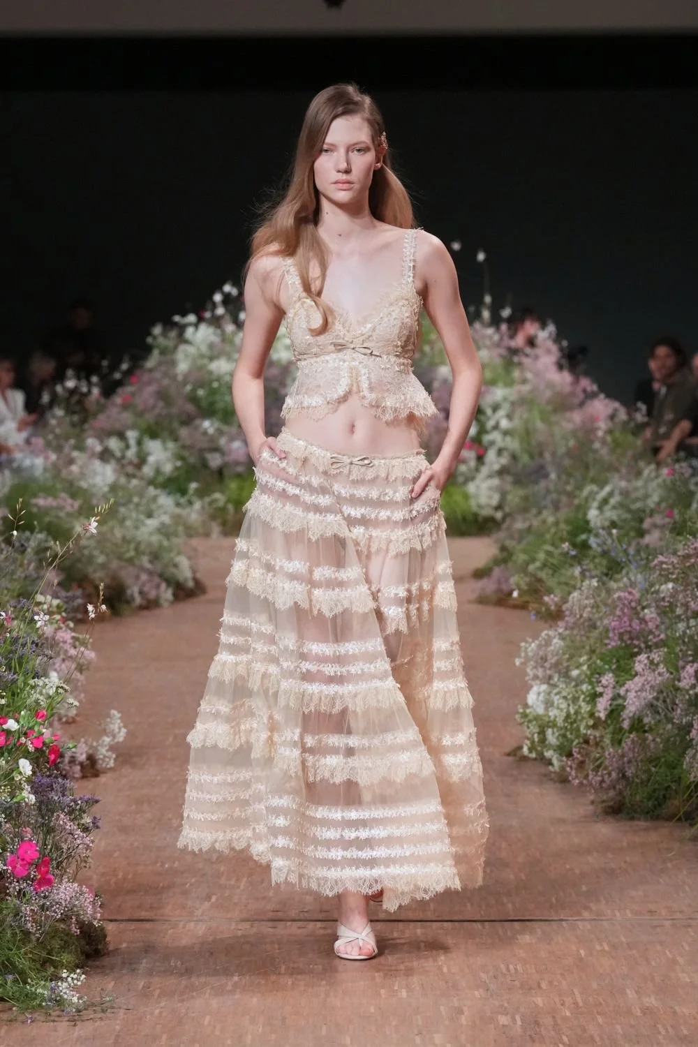 elie-saab-spring-2027-ready-to-wear-look-33.jpg