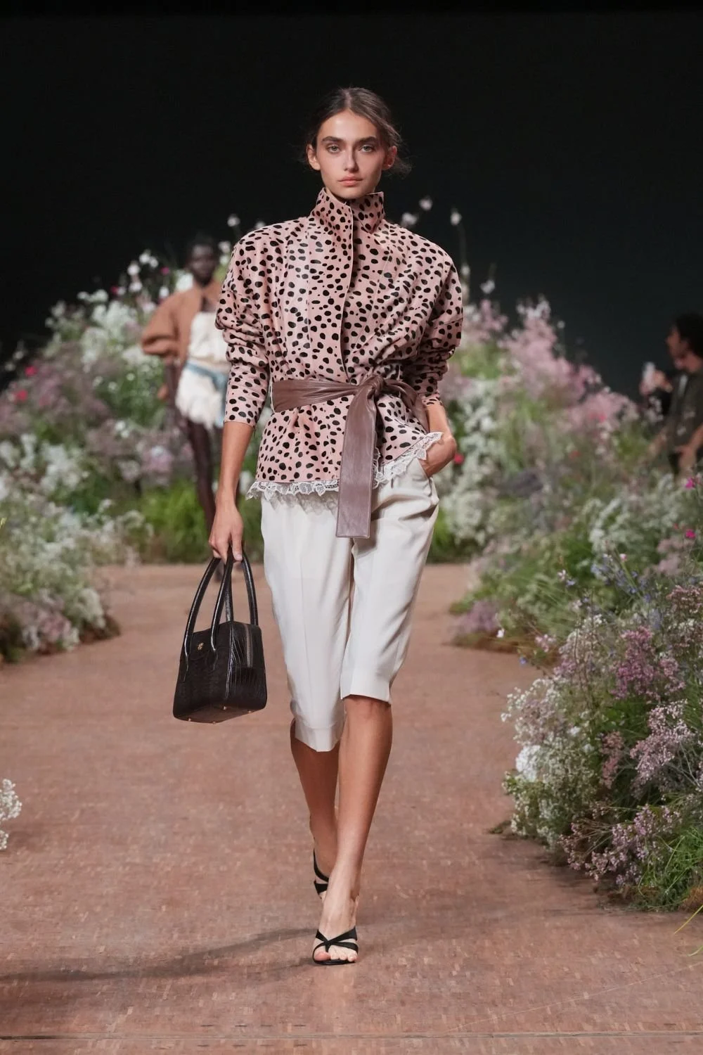 elie-saab-spring-2027-ready-to-wear-look-34.jpg