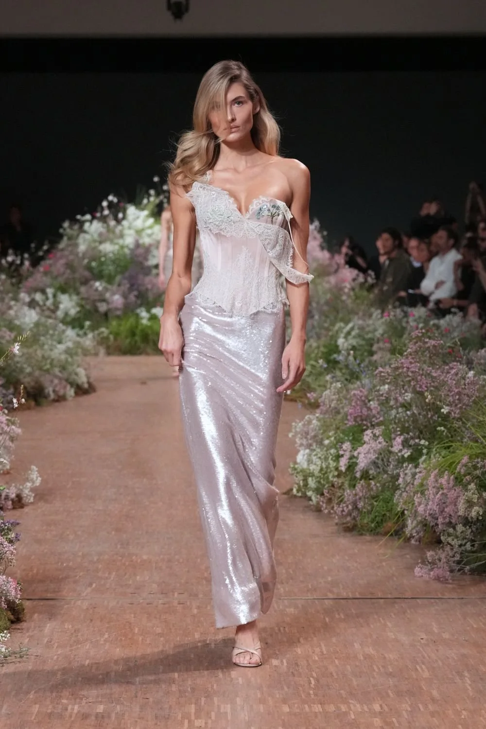 elie-saab-spring-2027-ready-to-wear-look-40.jpg