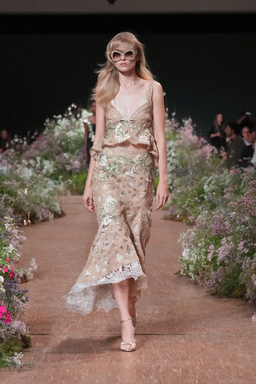 elie-saab-spring-2027-ready-to-wear-look-47.jpg