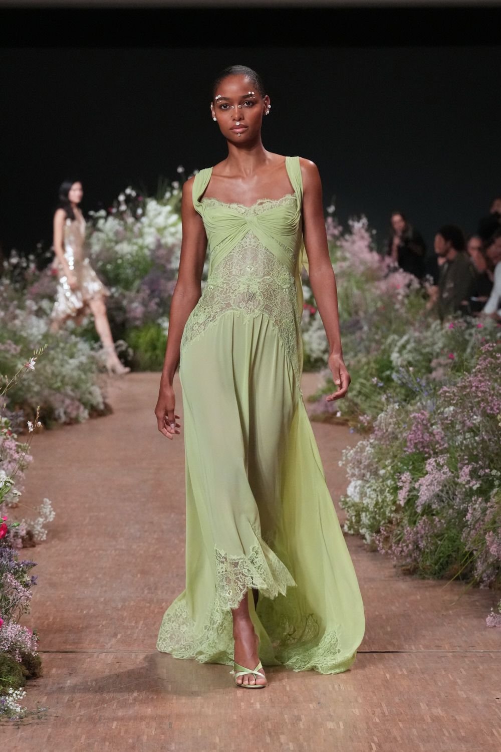 elie-saab-spring-2027-ready-to-wear-look-49.jpg
