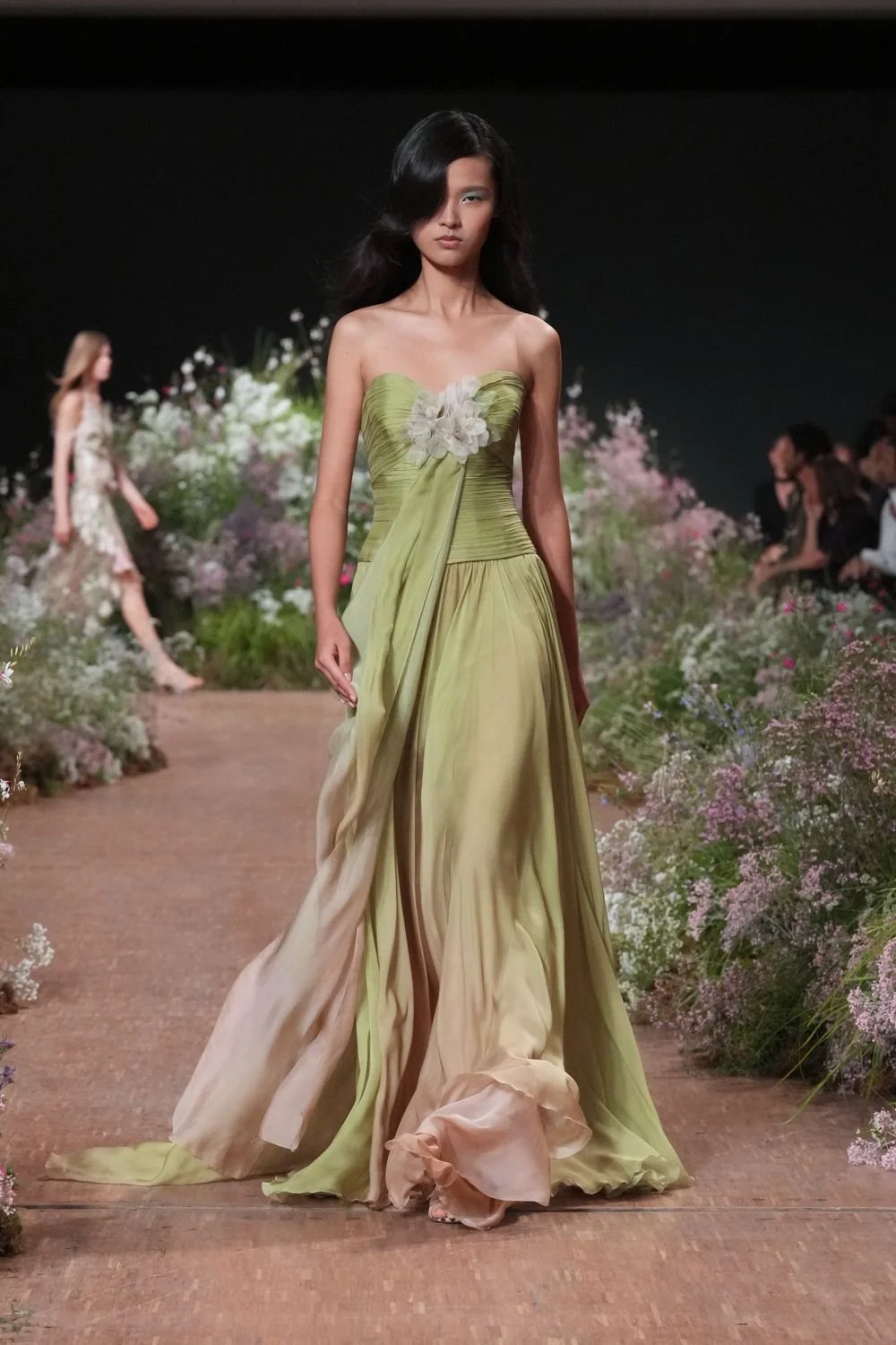 elie-saab-spring-2027-ready-to-wear-look-59.jpg