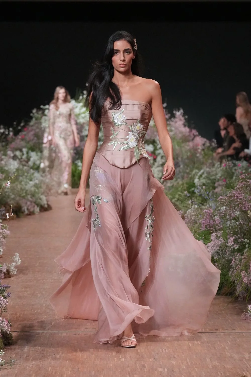 elie-saab-spring-2027-ready-to-wear-look-62.jpg