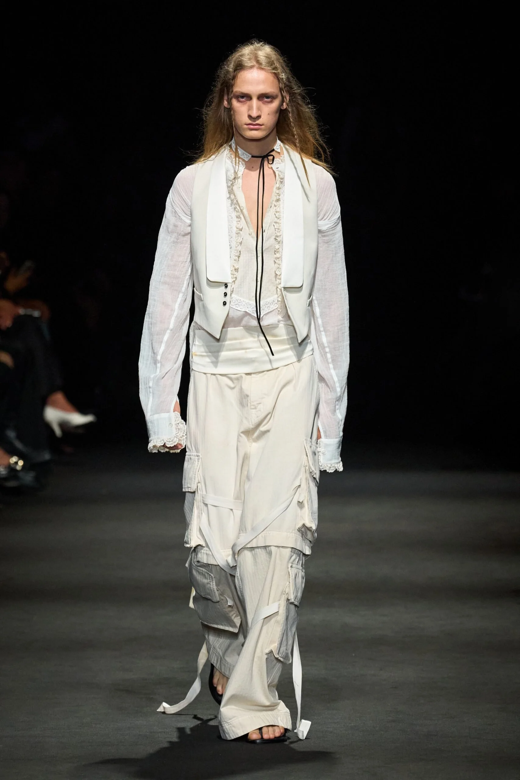 ann-demeulemeester-spring-2027-ready-to-wear-look-03-scaled.jpg