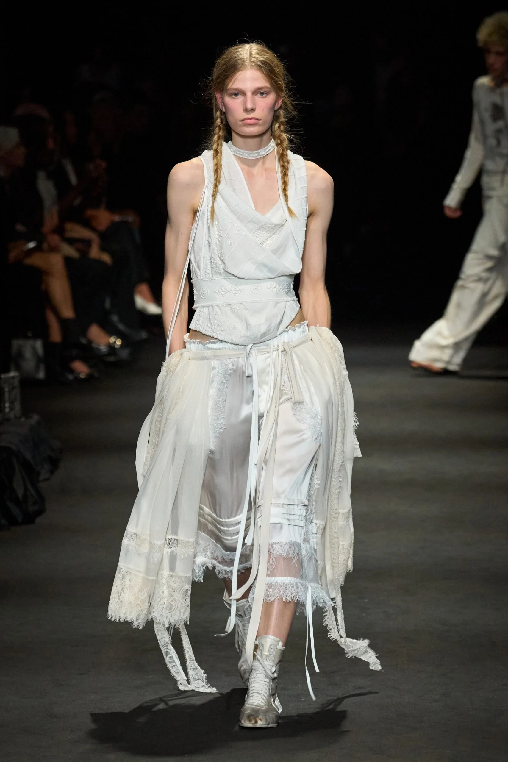 ann-demeulemeester-spring-2027-ready-to-wear-look-04-scaled.jpg