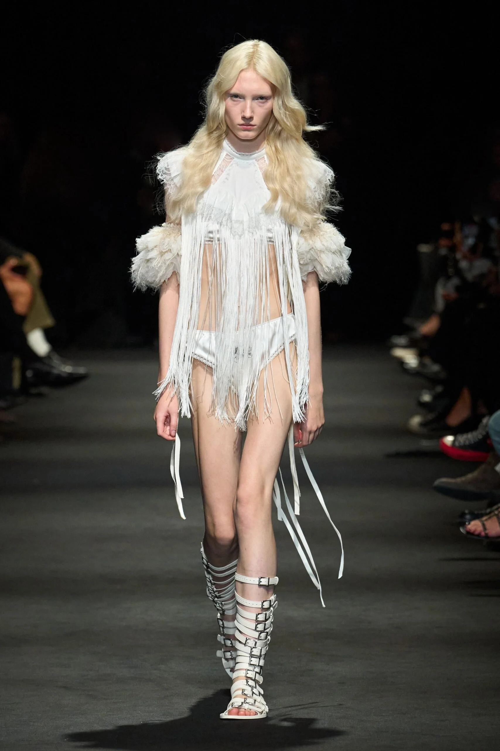 ann-demeulemeester-spring-2027-ready-to-wear-look-06-scaled.jpg