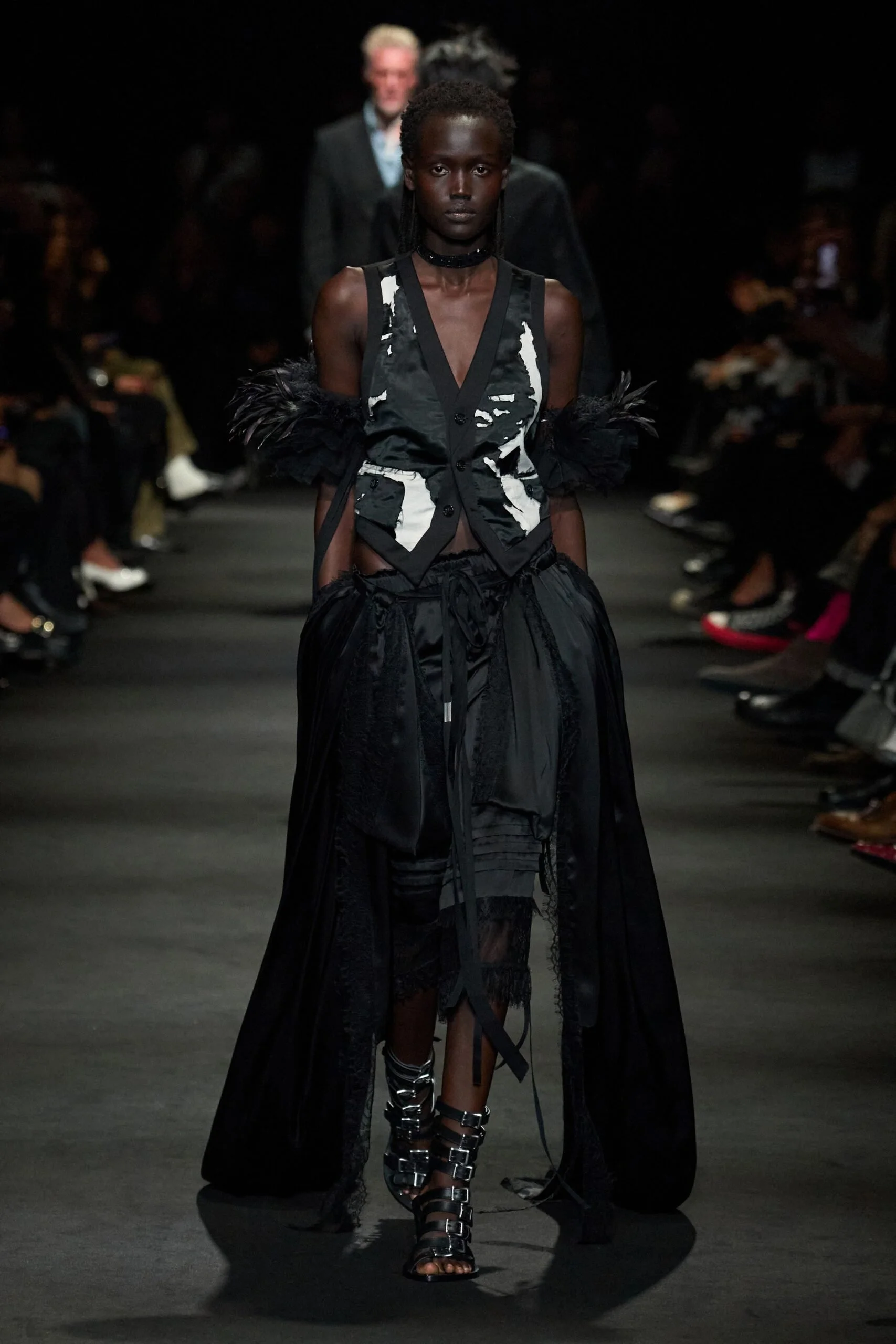 ann-demeulemeester-spring-2027-ready-to-wear-look-40-scaled.jpg