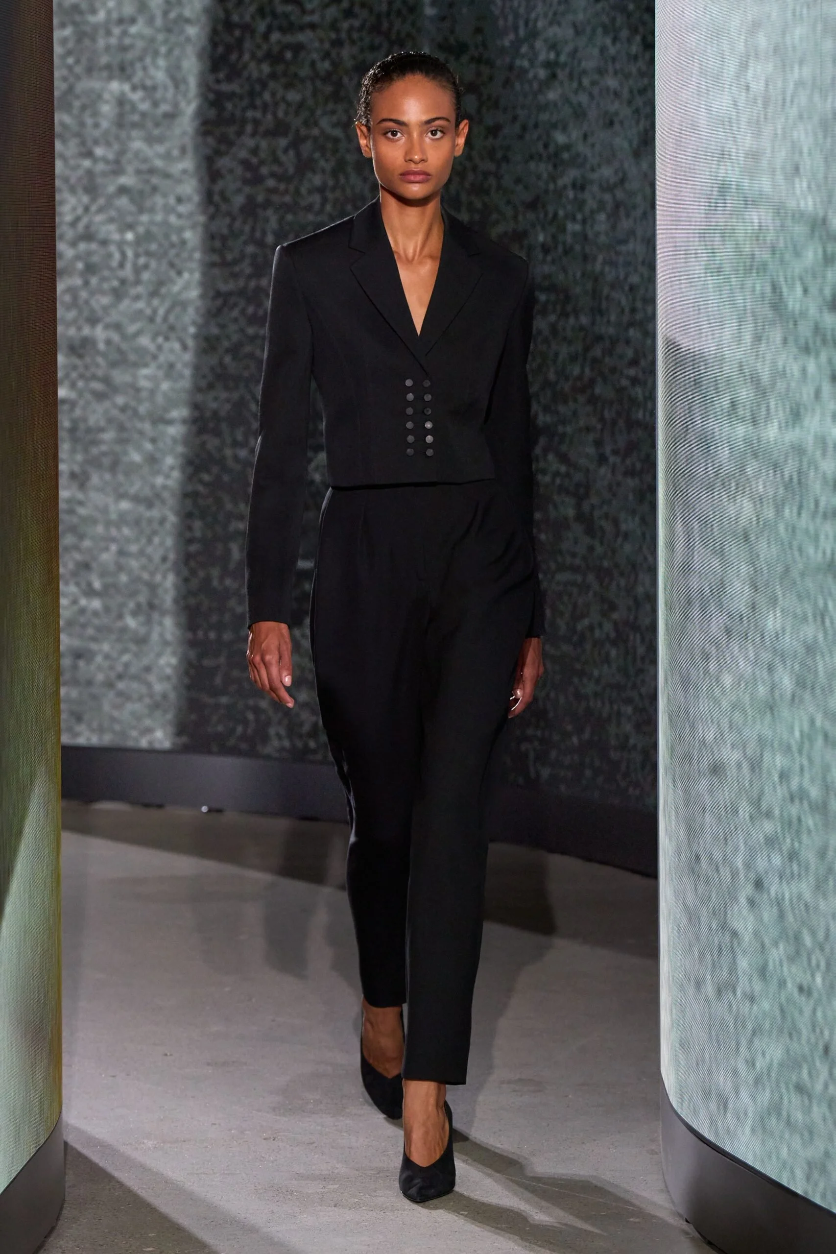 alaia-spring-2027-ready-to-wear-look-01-scaled.jpg