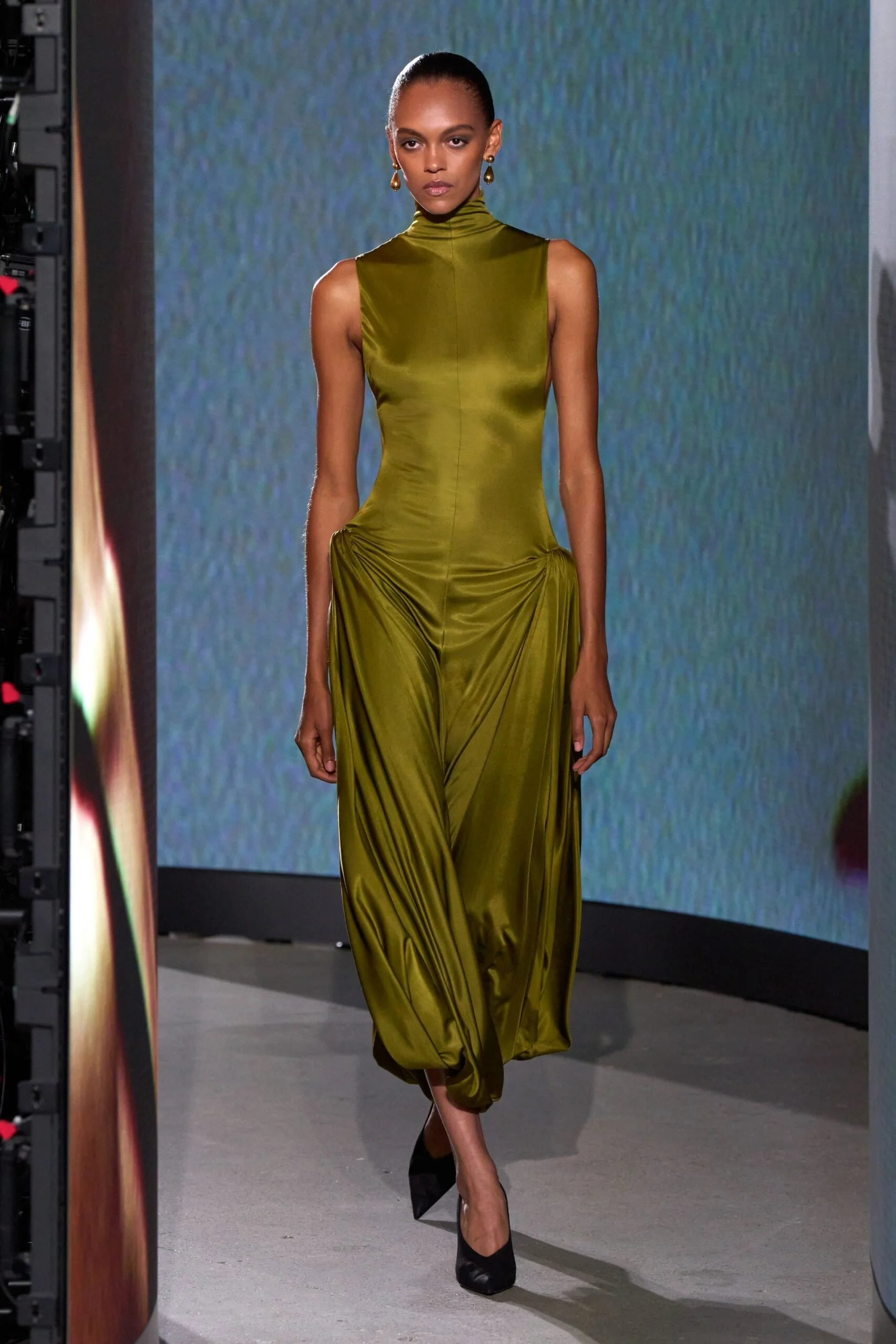 alaia-spring-2027-ready-to-wear-look-15-scaled.jpg