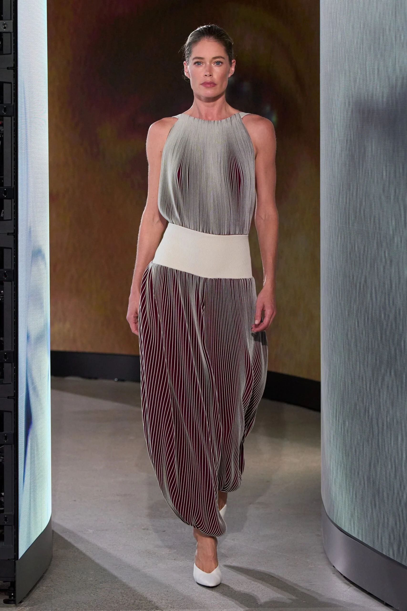 alaia-spring-2027-ready-to-wear-look-32-scaled.jpg