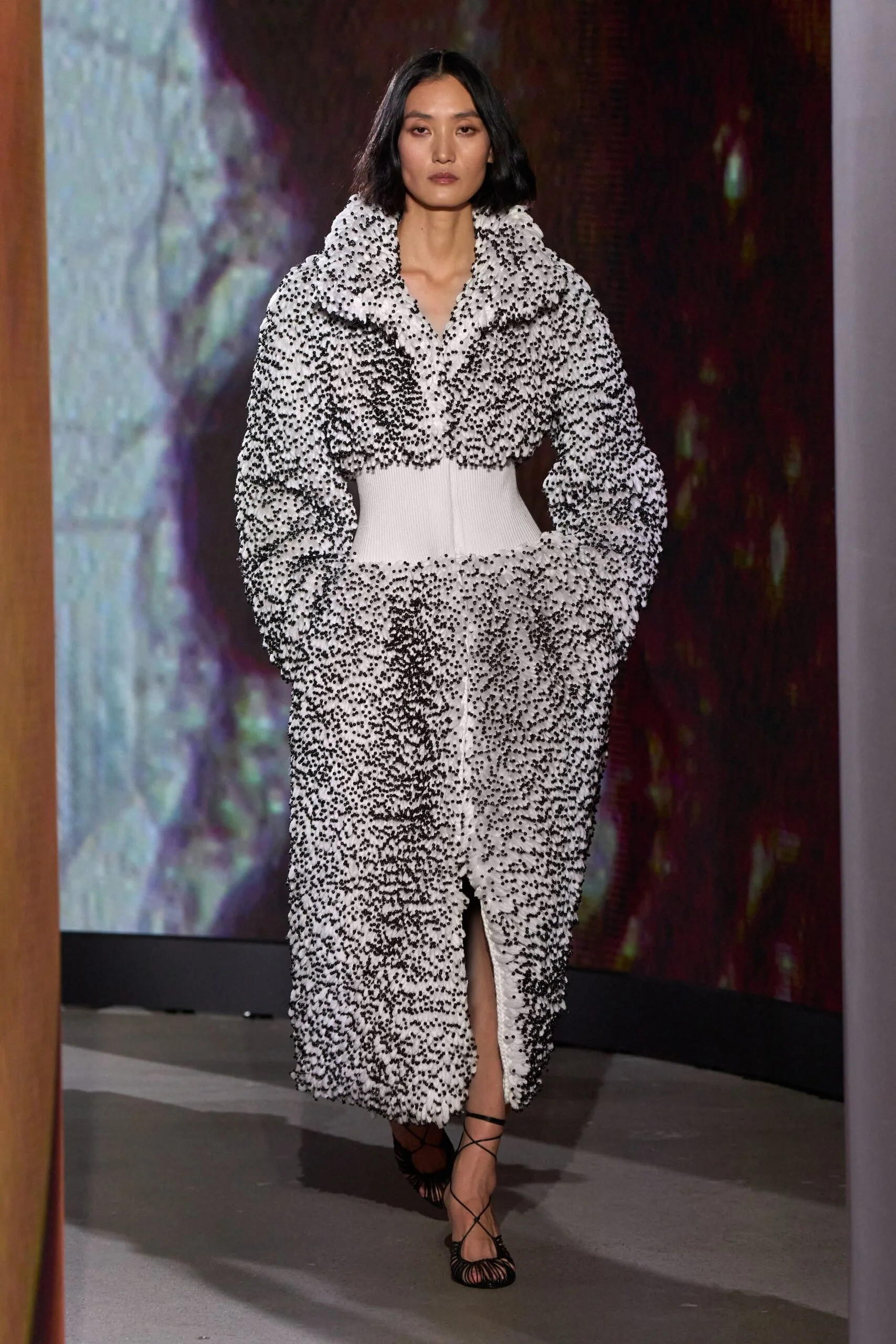 alaia-spring-2027-ready-to-wear-look-36-scaled.jpg