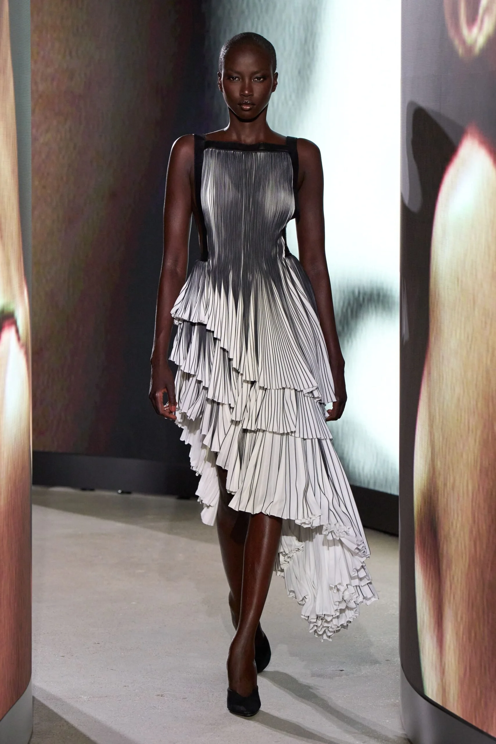 alaia-spring-2027-ready-to-wear-look-37-scaled.jpg