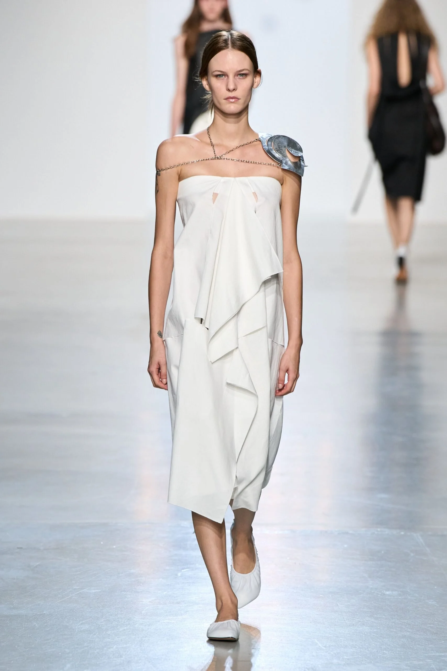 niccolo-pasqualetti-spring-2027-ready-to-wear-look-03-scaled.jpg