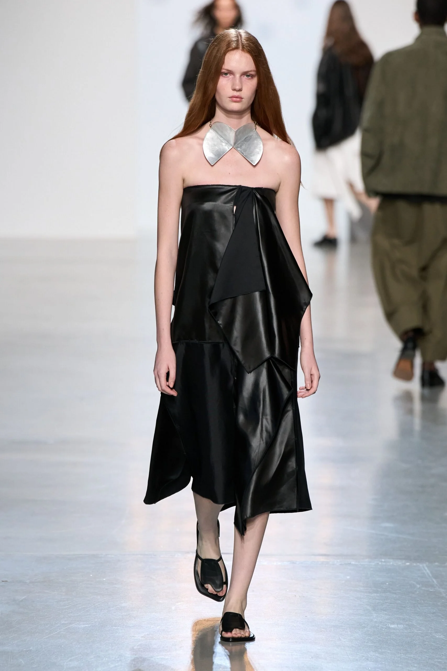 niccolo-pasqualetti-spring-2027-ready-to-wear-look-14-scaled.jpg