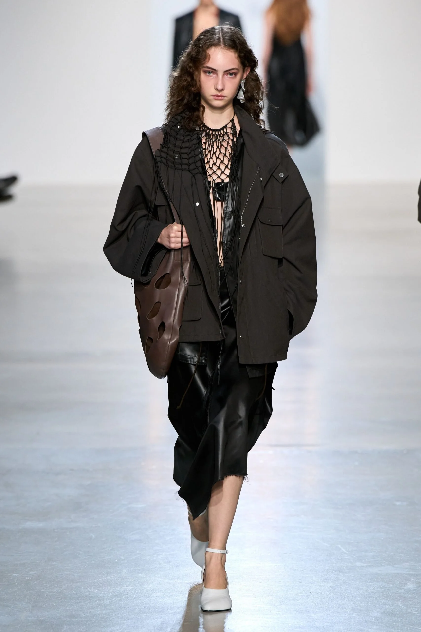 niccolo-pasqualetti-spring-2027-ready-to-wear-look-16-scaled.jpg
