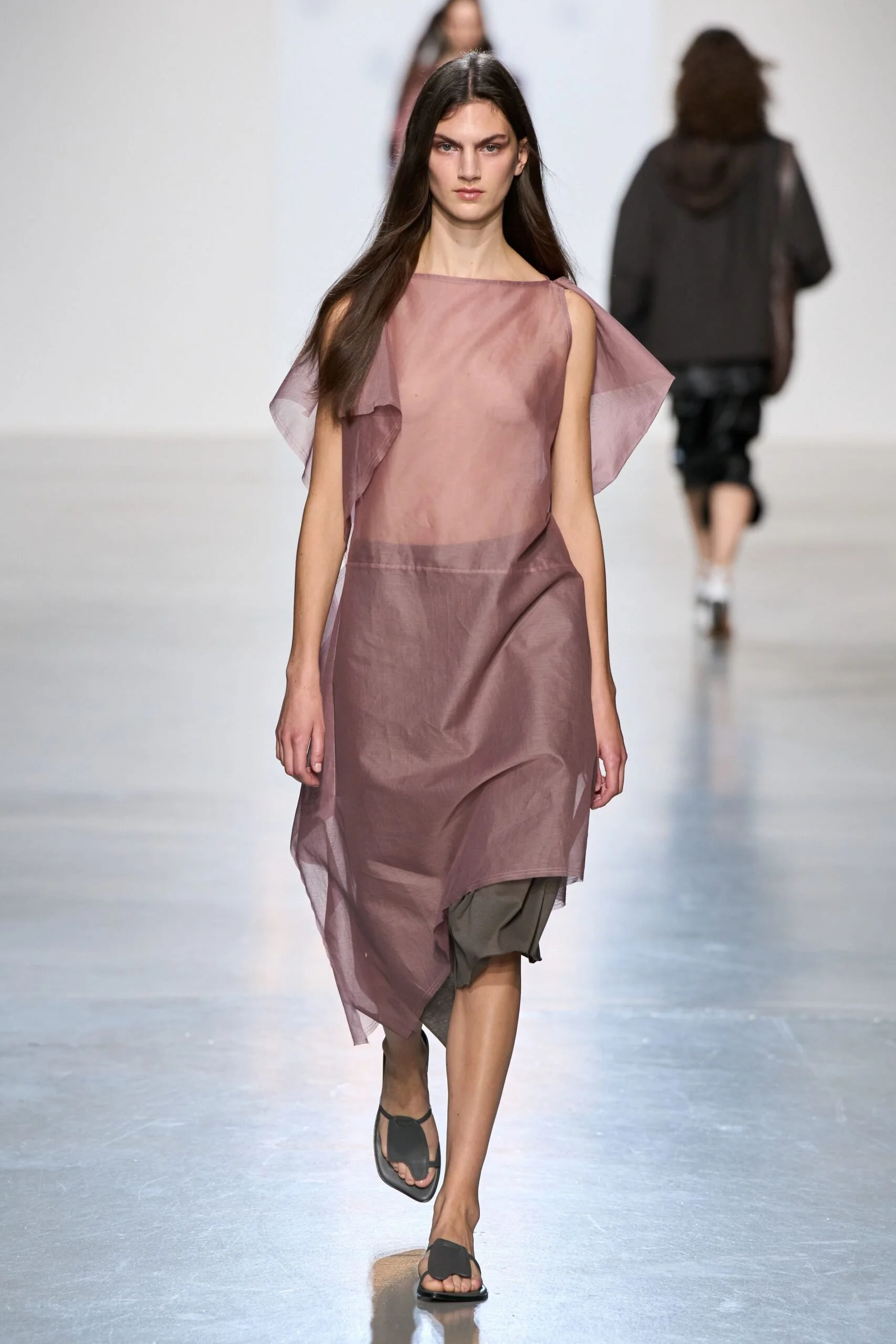 niccolo-pasqualetti-spring-2027-ready-to-wear-look-18-scaled.jpg