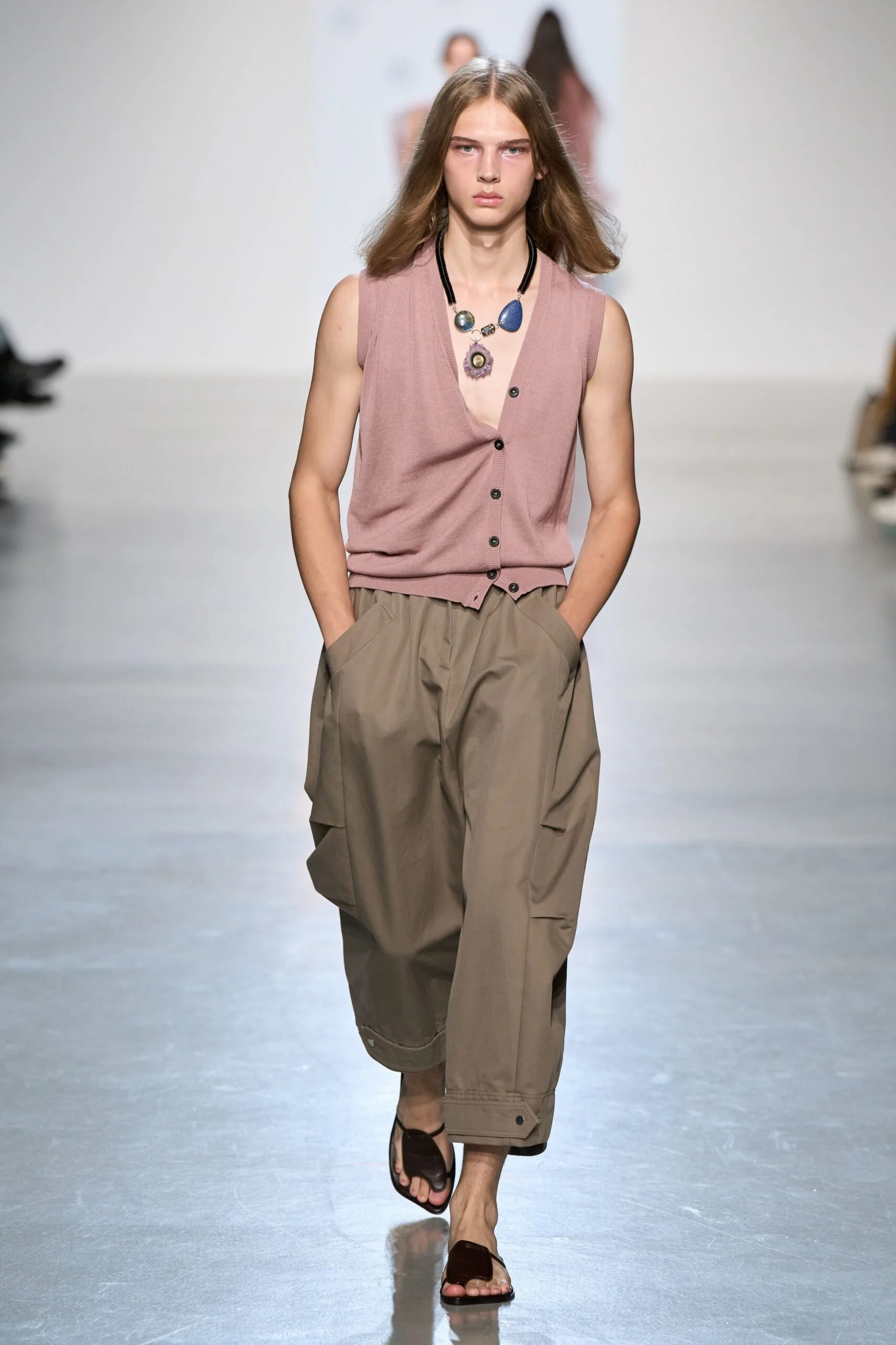 niccolo-pasqualetti-spring-2027-ready-to-wear-look-20-scaled.jpg