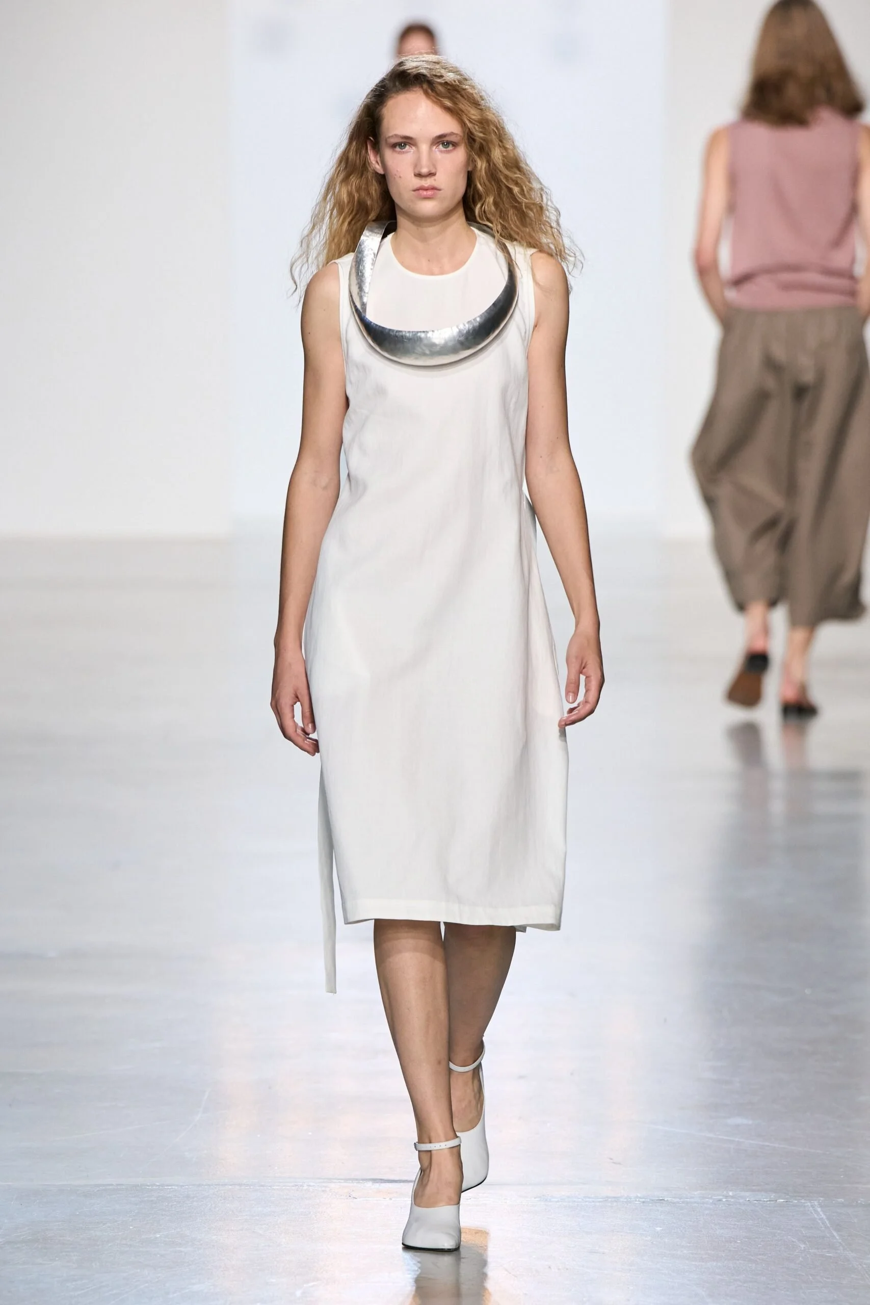 niccolo-pasqualetti-spring-2027-ready-to-wear-look-22-scaled.jpg