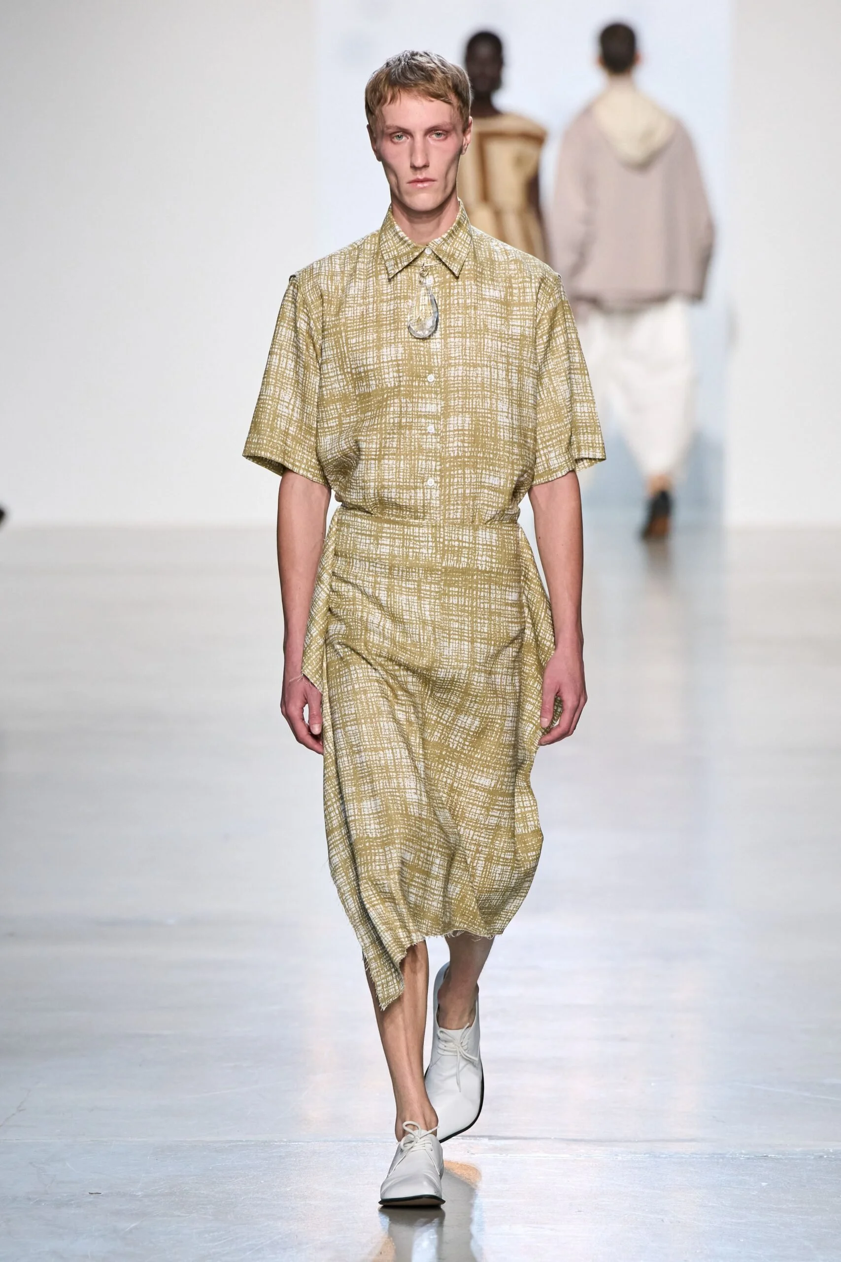 niccolo-pasqualetti-spring-2027-ready-to-wear-look-28-scaled.jpg