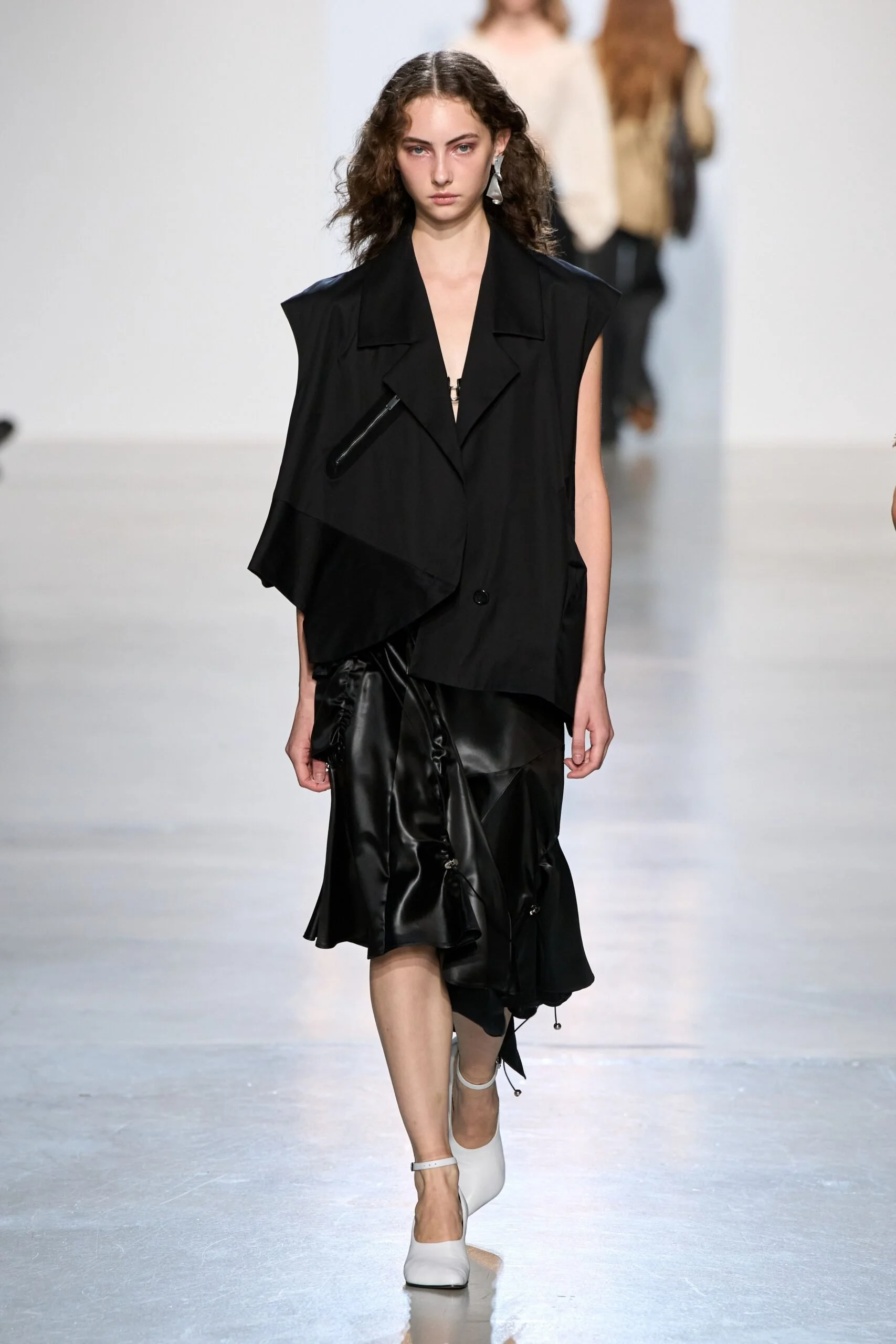 niccolo-pasqualetti-spring-2027-ready-to-wear-look-36-scaled.jpg