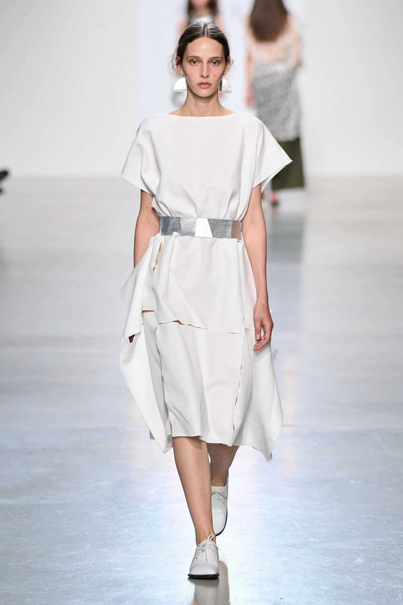 niccolo-pasqualetti-spring-2027-ready-to-wear-look-42-scaled.jpg
