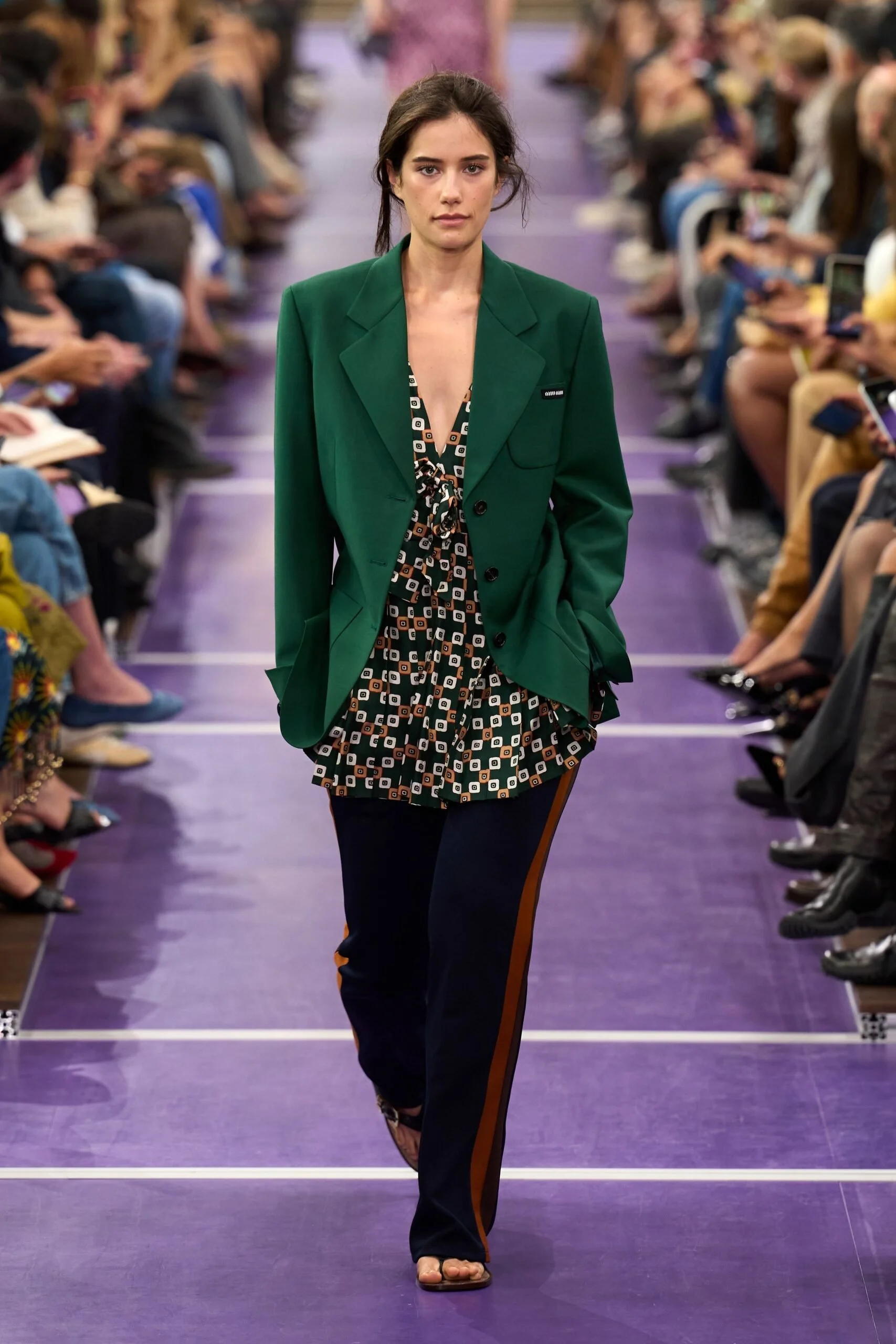 miu-miu-spring-2027-ready-to-wear-look-29-scaled.jpg