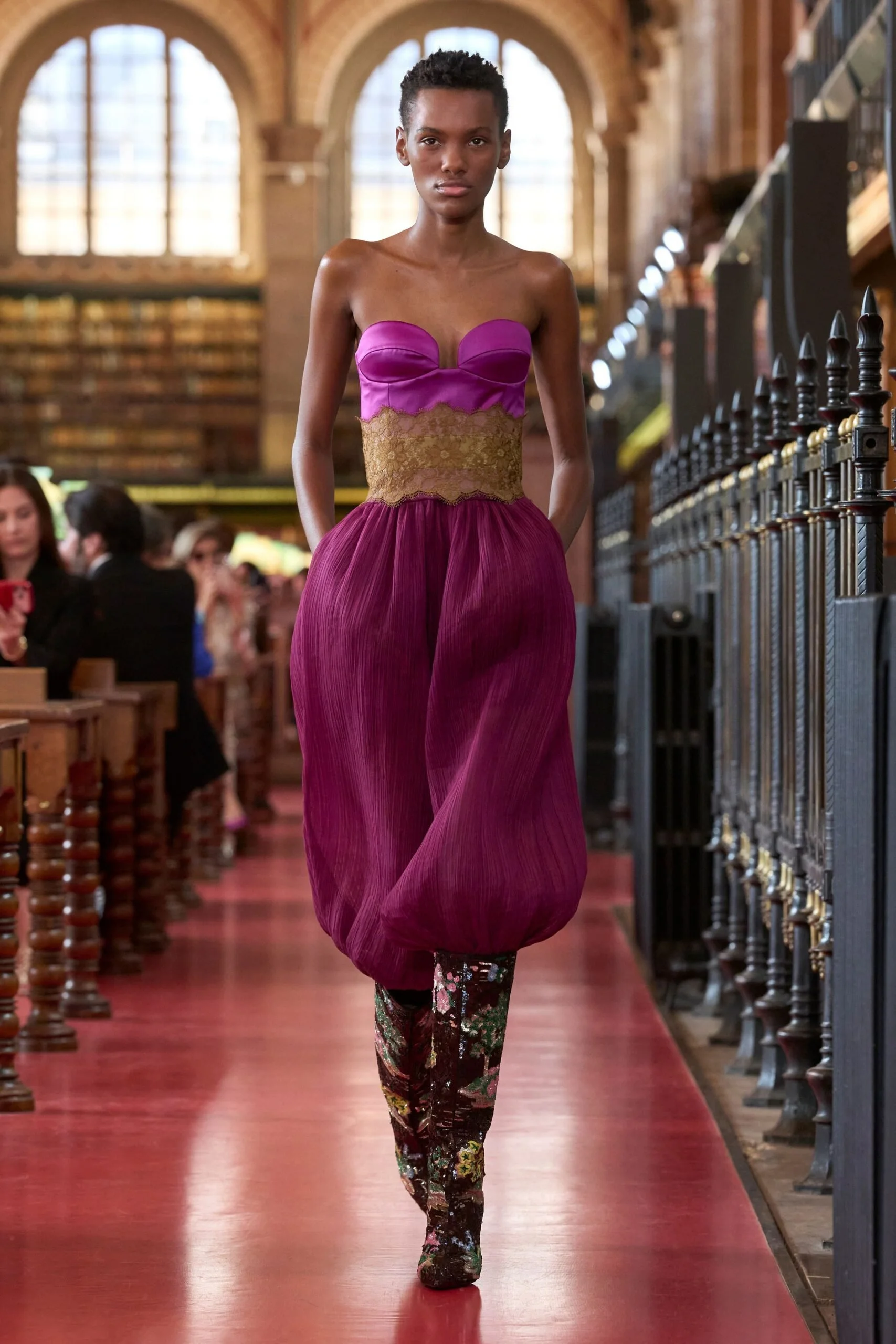 valentino-spring-2027-ready-to-wear-look-09-scaled.jpg