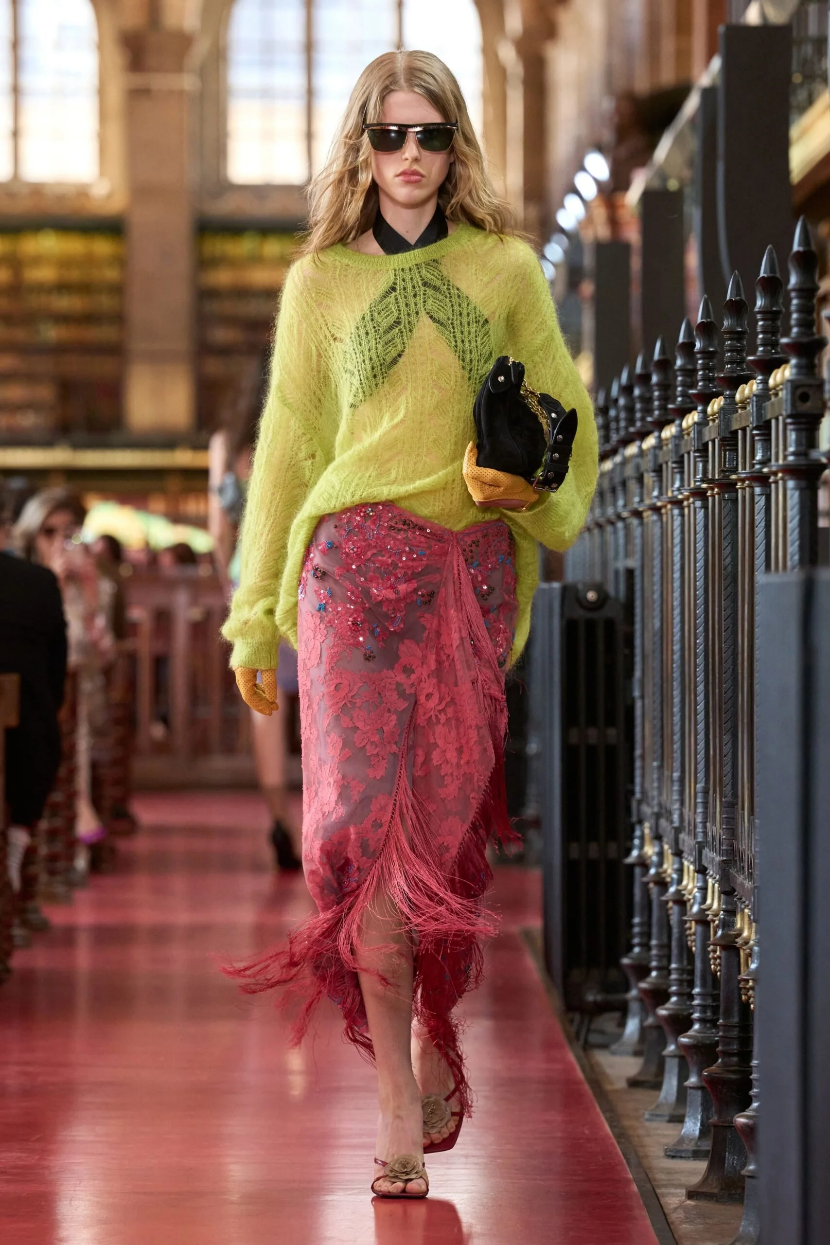 valentino-spring-2027-ready-to-wear-look-10-scaled.jpg
