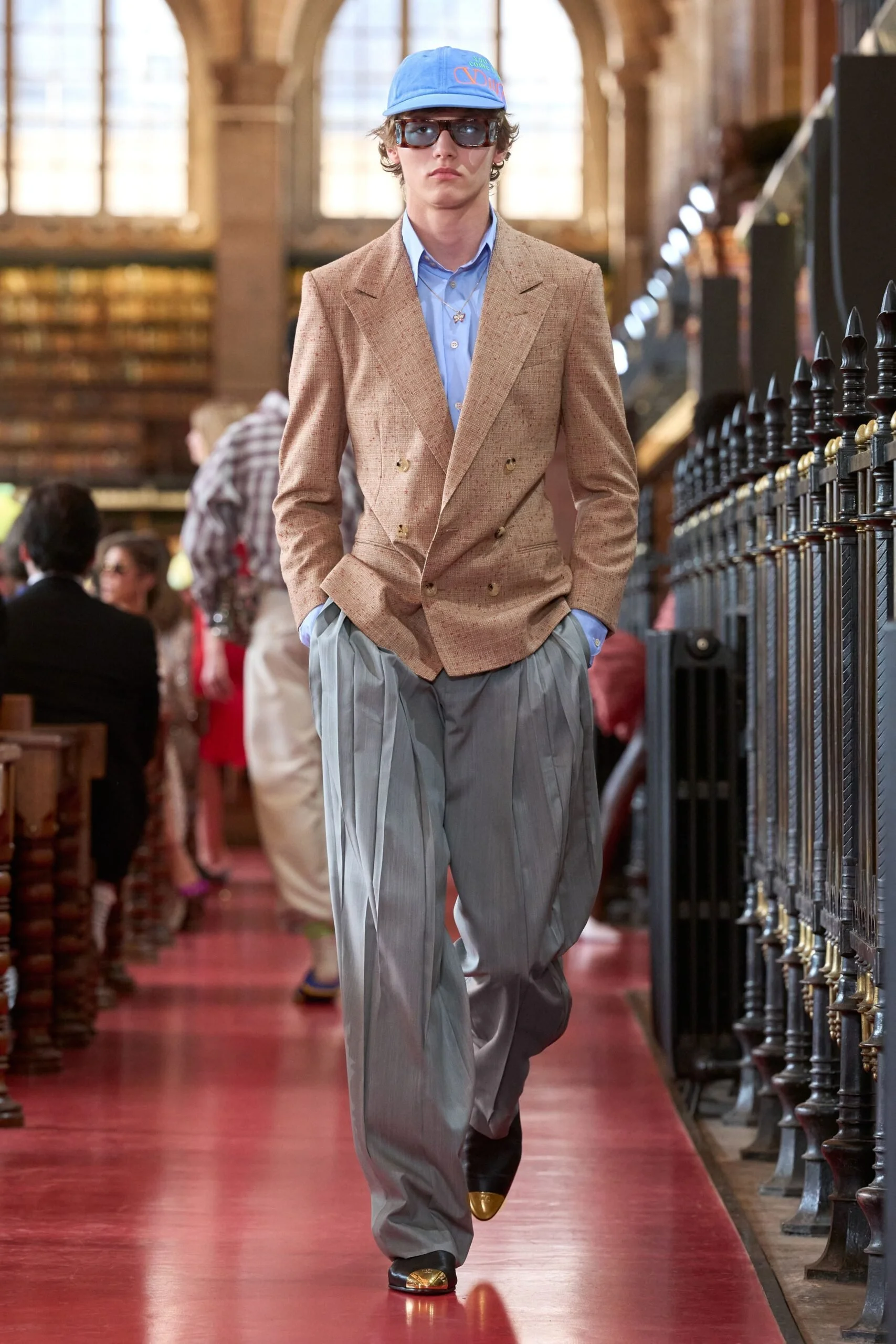 valentino-spring-2027-ready-to-wear-look-25-scaled.jpg