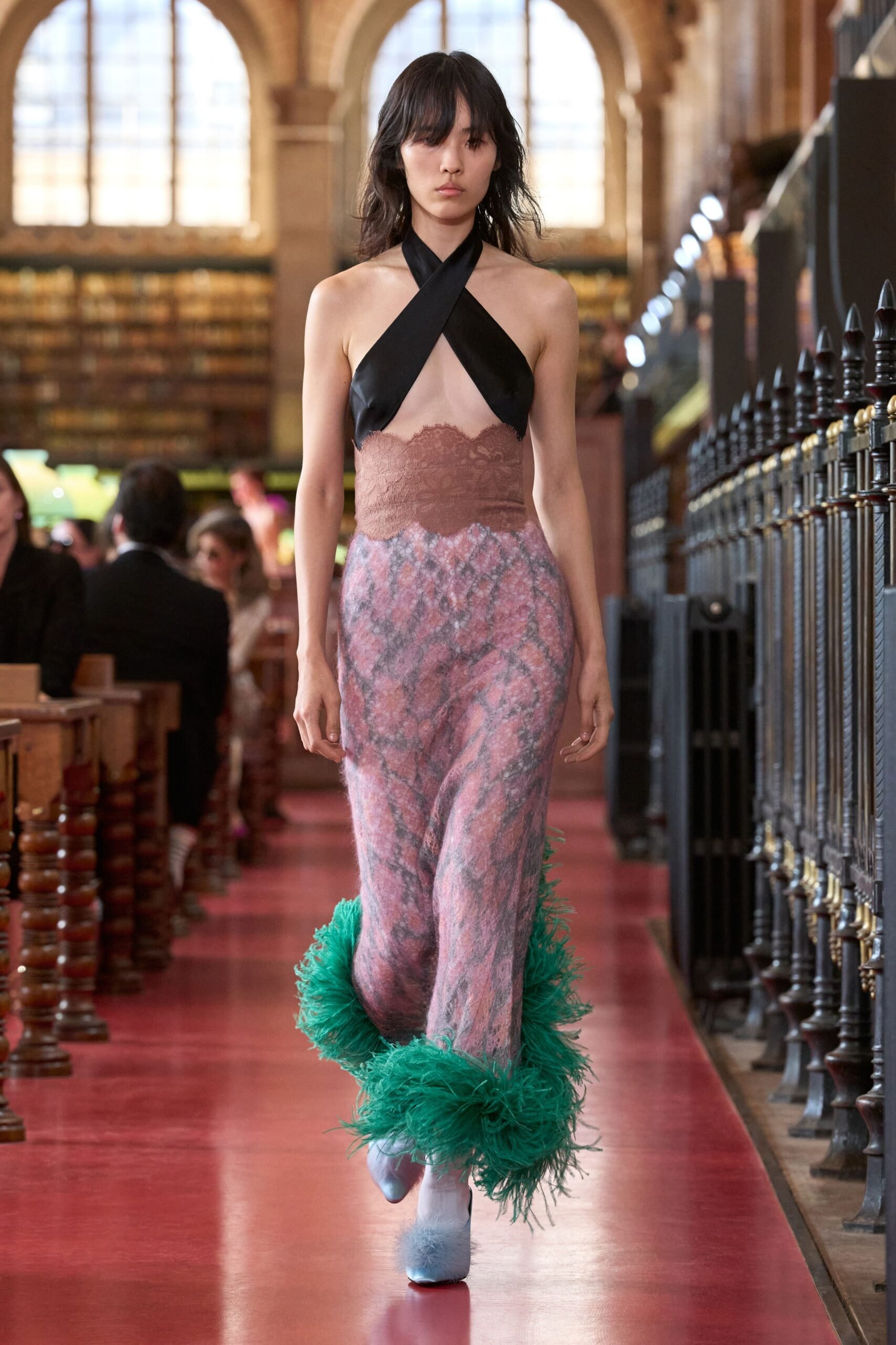 valentino-spring-2027-ready-to-wear-look-35-scaled.jpg