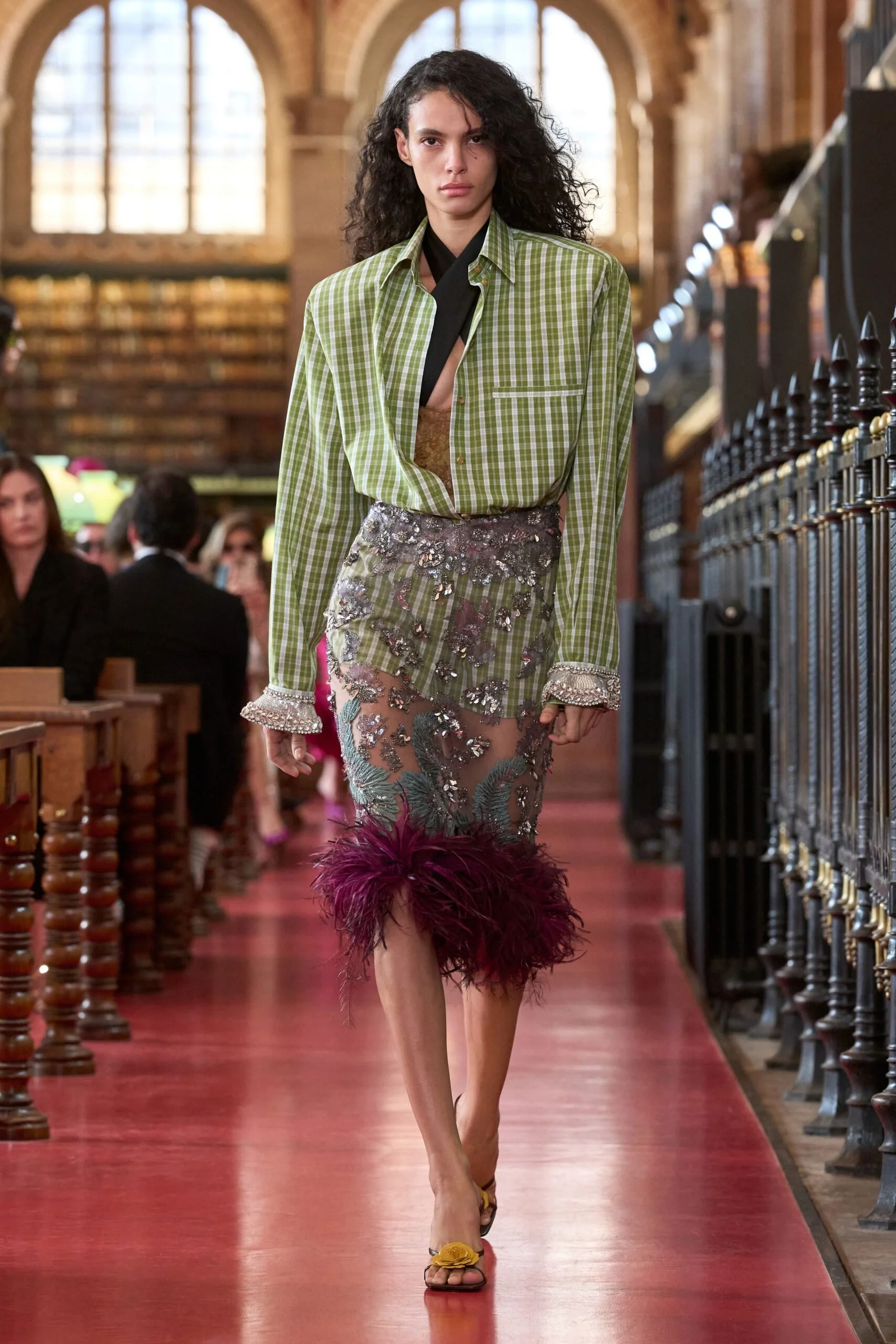 valentino-spring-2027-ready-to-wear-look-40-scaled.jpg
