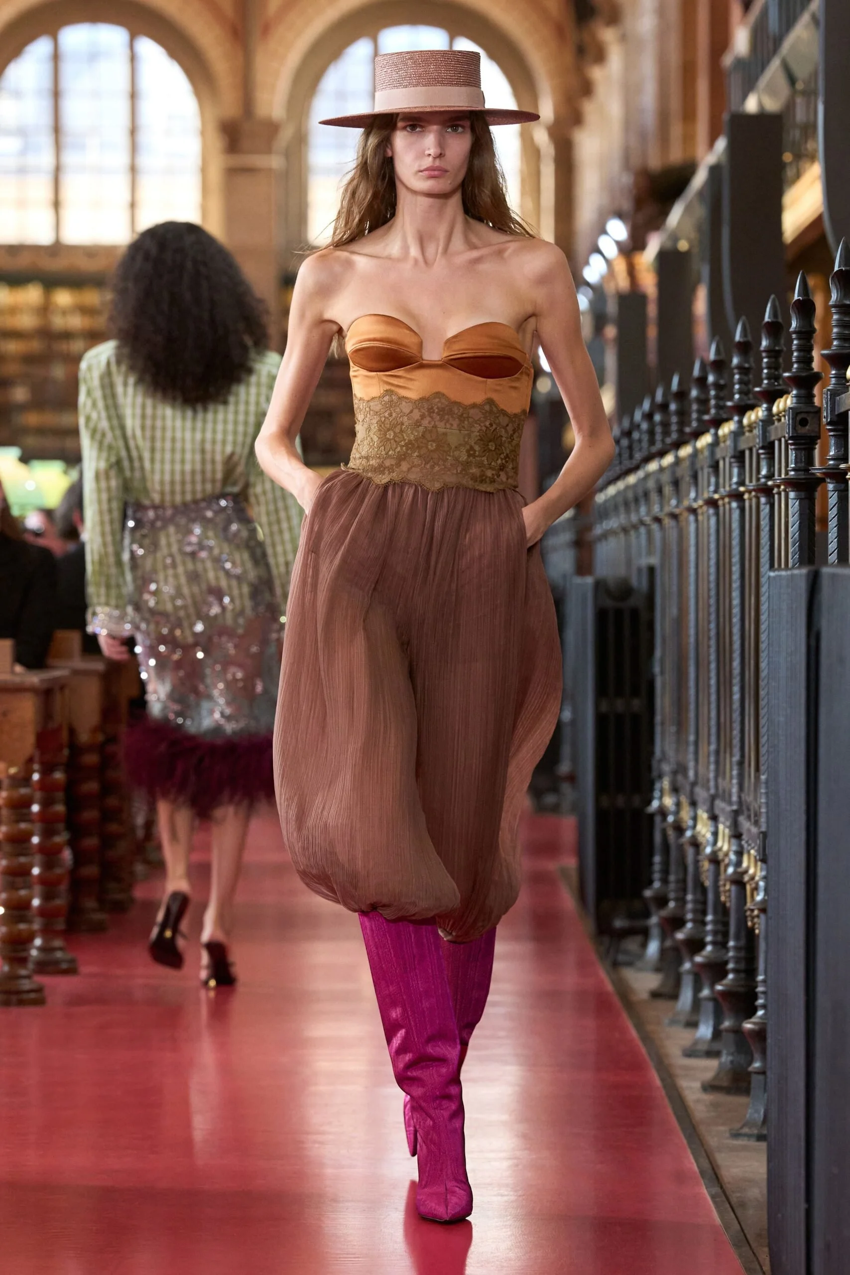 valentino-spring-2027-ready-to-wear-look-45-scaled.jpg