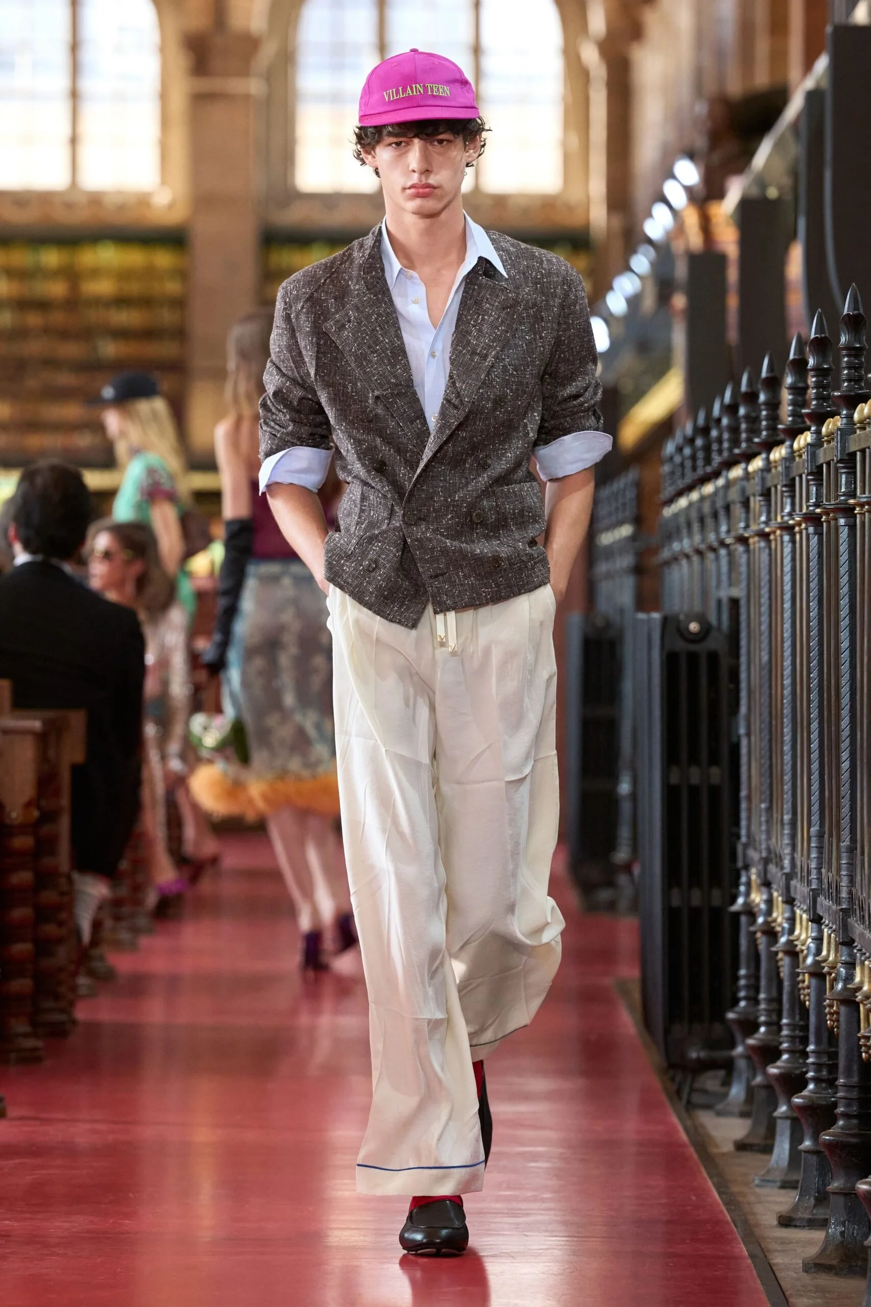 valentino-spring-2027-ready-to-wear-look-53-scaled.jpg