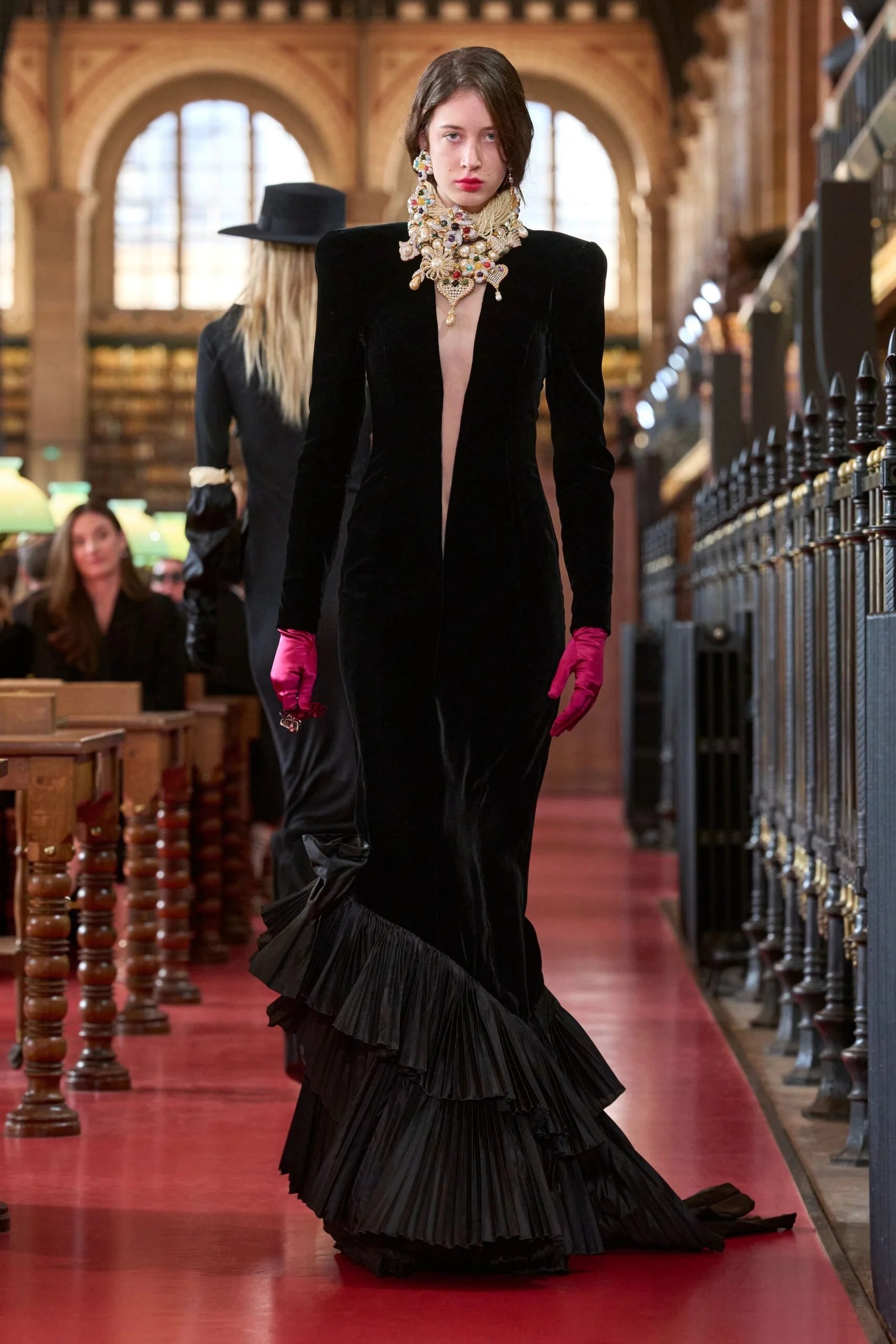 valentino-spring-2027-ready-to-wear-look-70-scaled.jpg