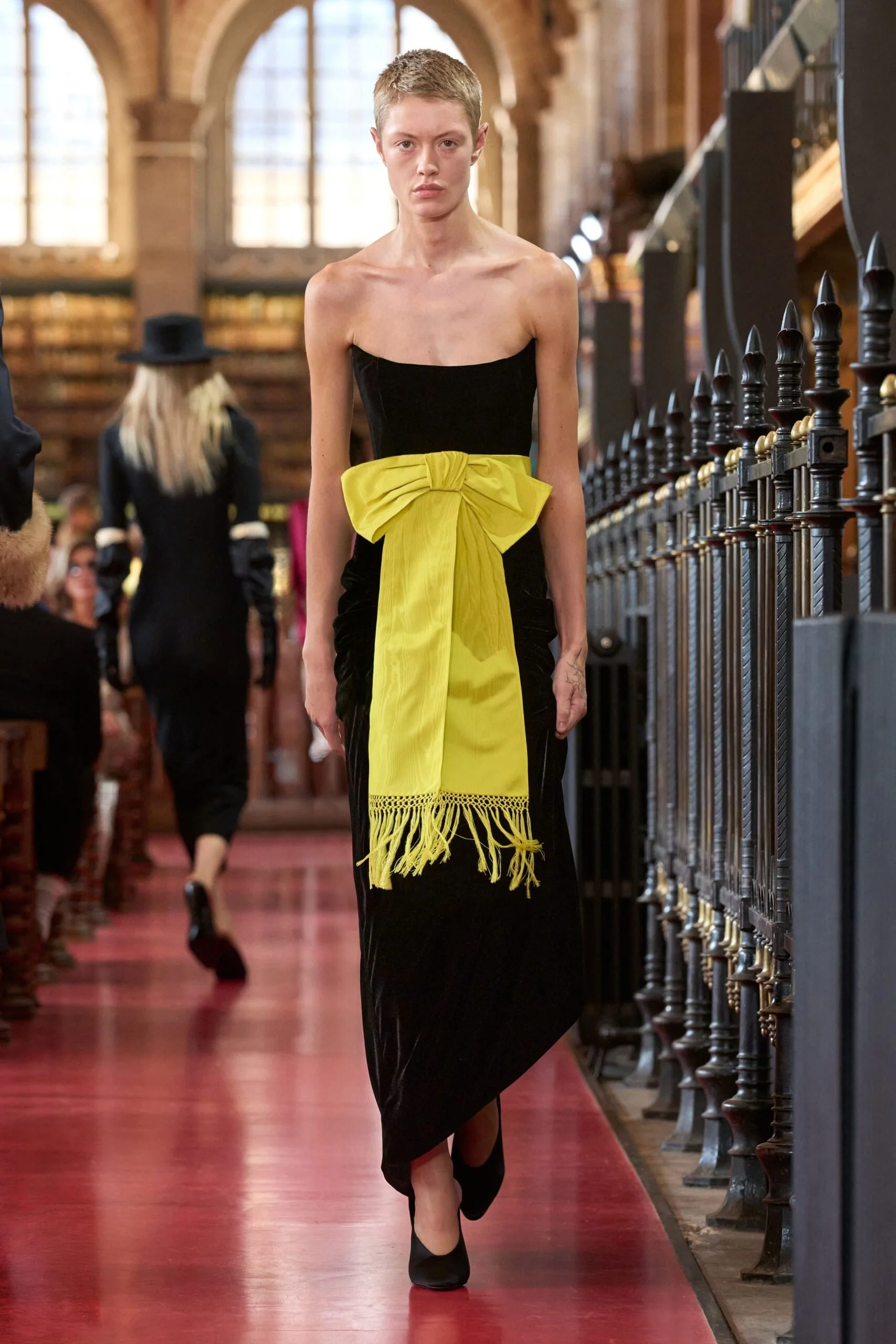 valentino-spring-2027-ready-to-wear-look-72-scaled.jpg