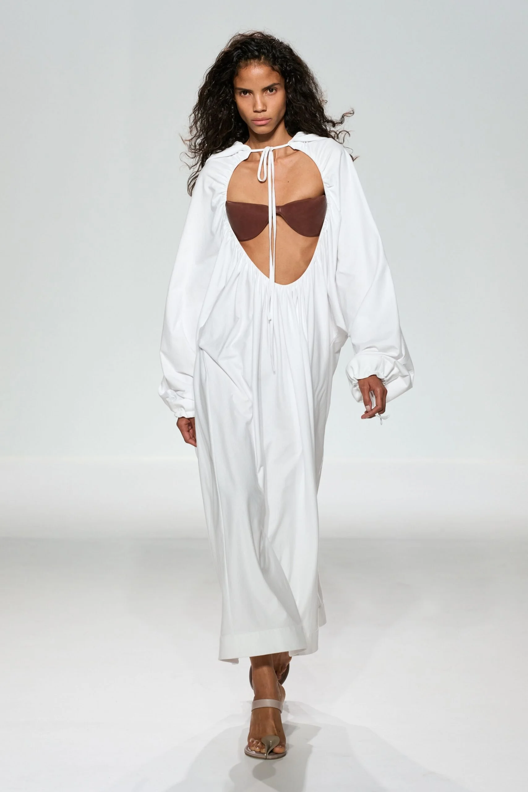 jean-paul-gaultier-spring-2027-ready-to-wear-look-05-scaled.jpg