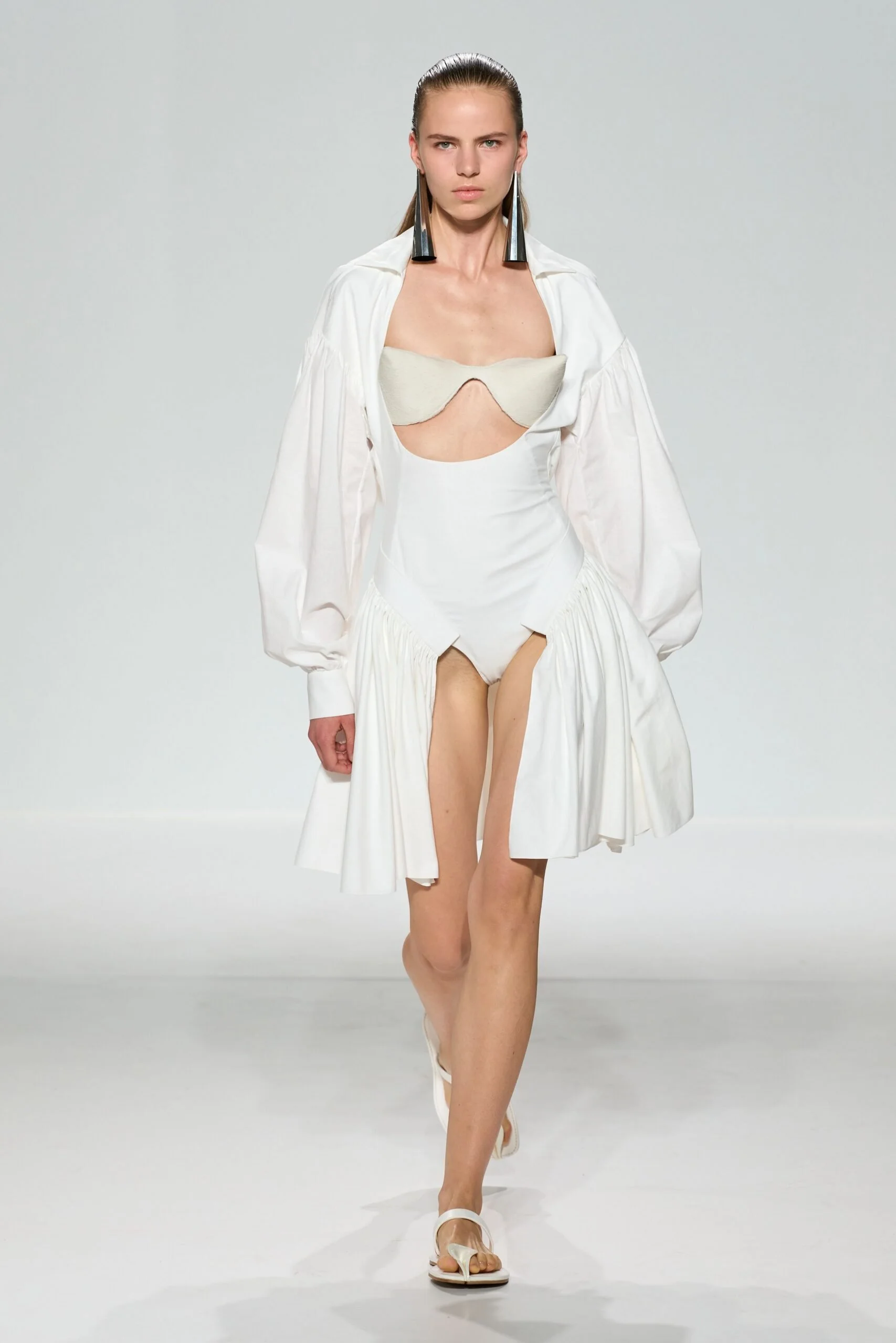 jean-paul-gaultier-spring-2027-ready-to-wear-look-06-scaled.jpg