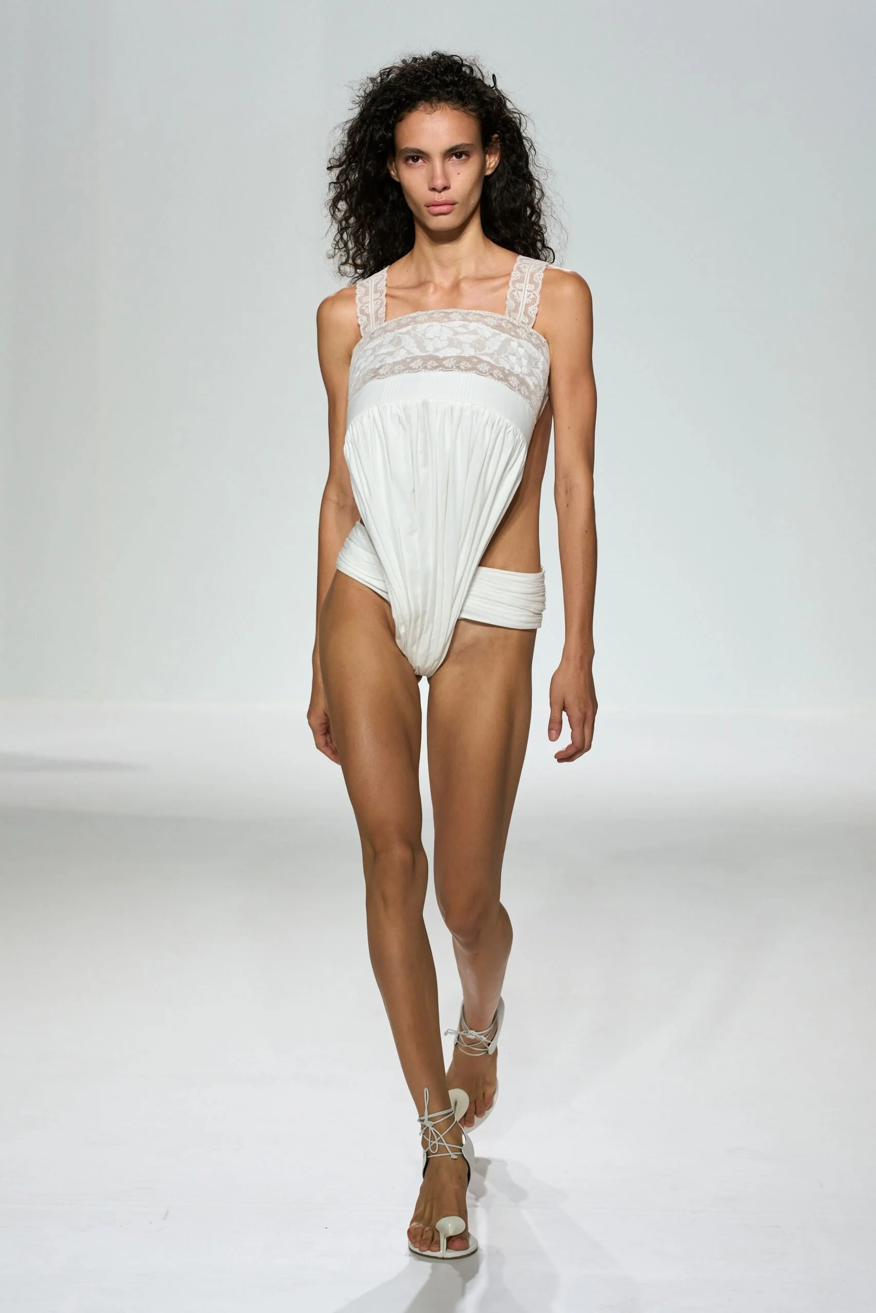 jean-paul-gaultier-spring-2027-ready-to-wear-look-10-scaled.jpg