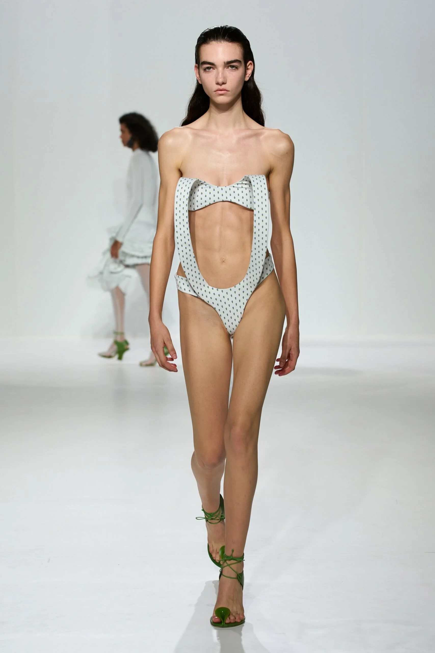 jean-paul-gaultier-spring-2027-ready-to-wear-look-15-scaled.jpg